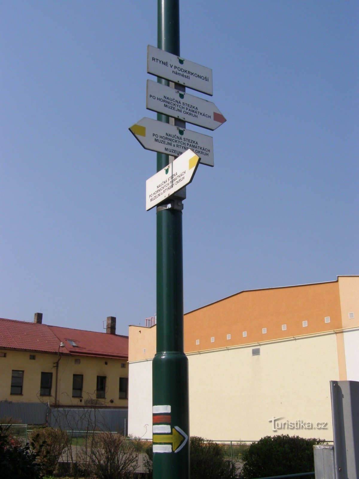 turistično križišče Rtyně v Podkrkonoší - náměstí Horníků