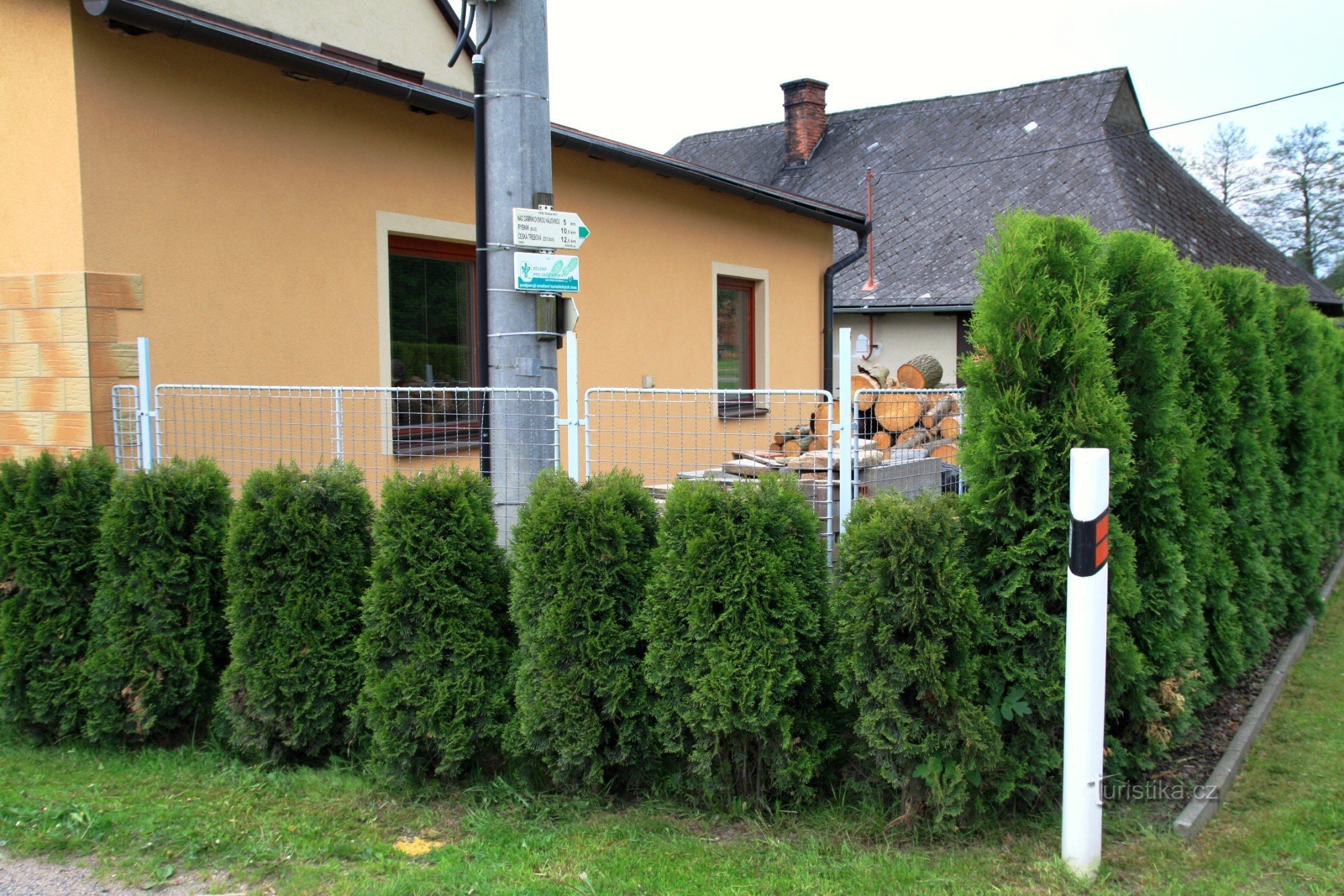 Rudoltice tourist crossroads