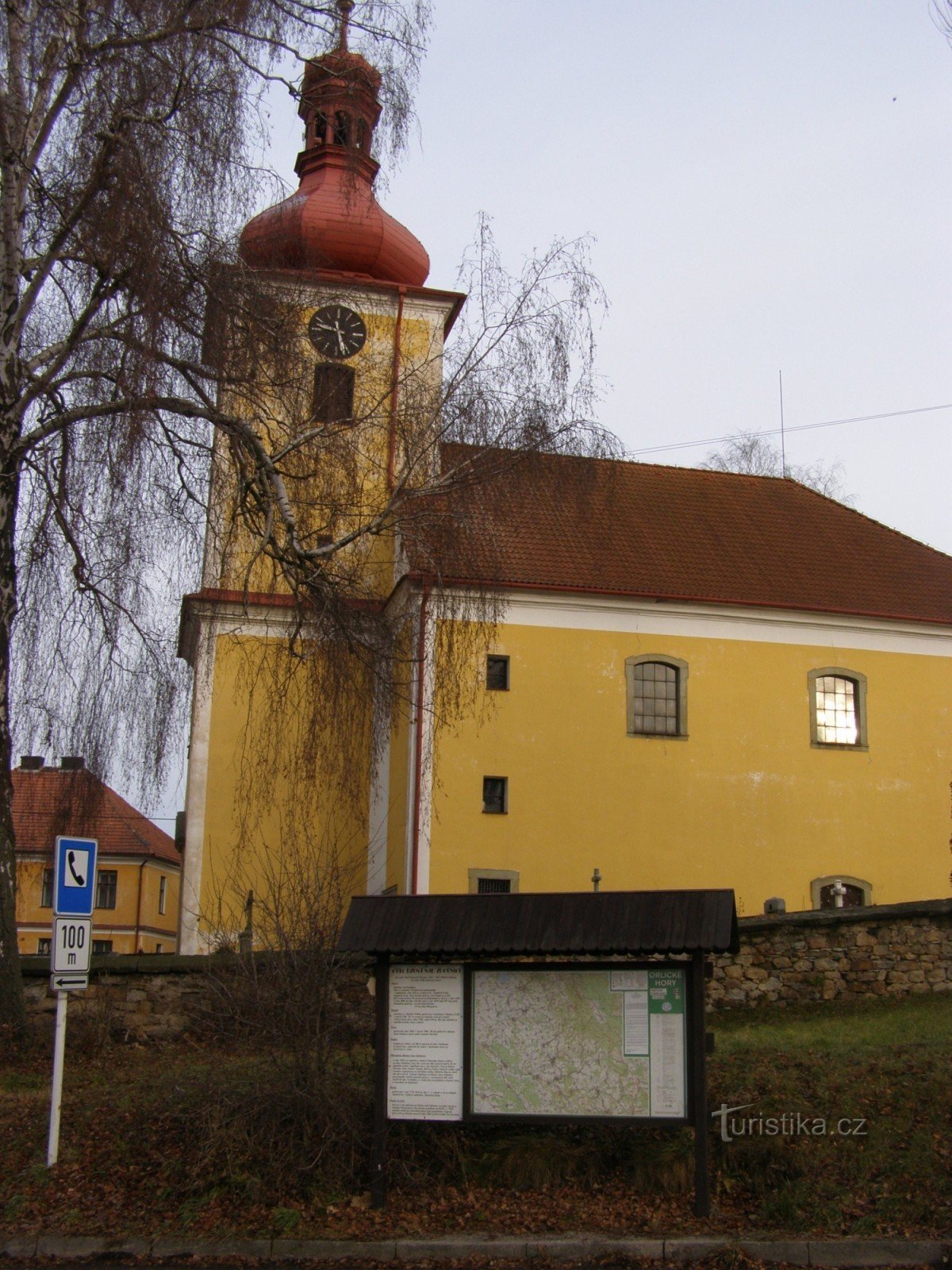 tourist crossroads - Rybná nad Zdobnicí, church
