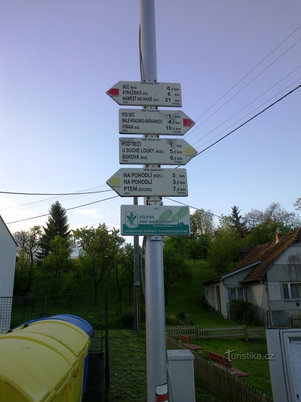 Turistické rozcestí Seč - náves