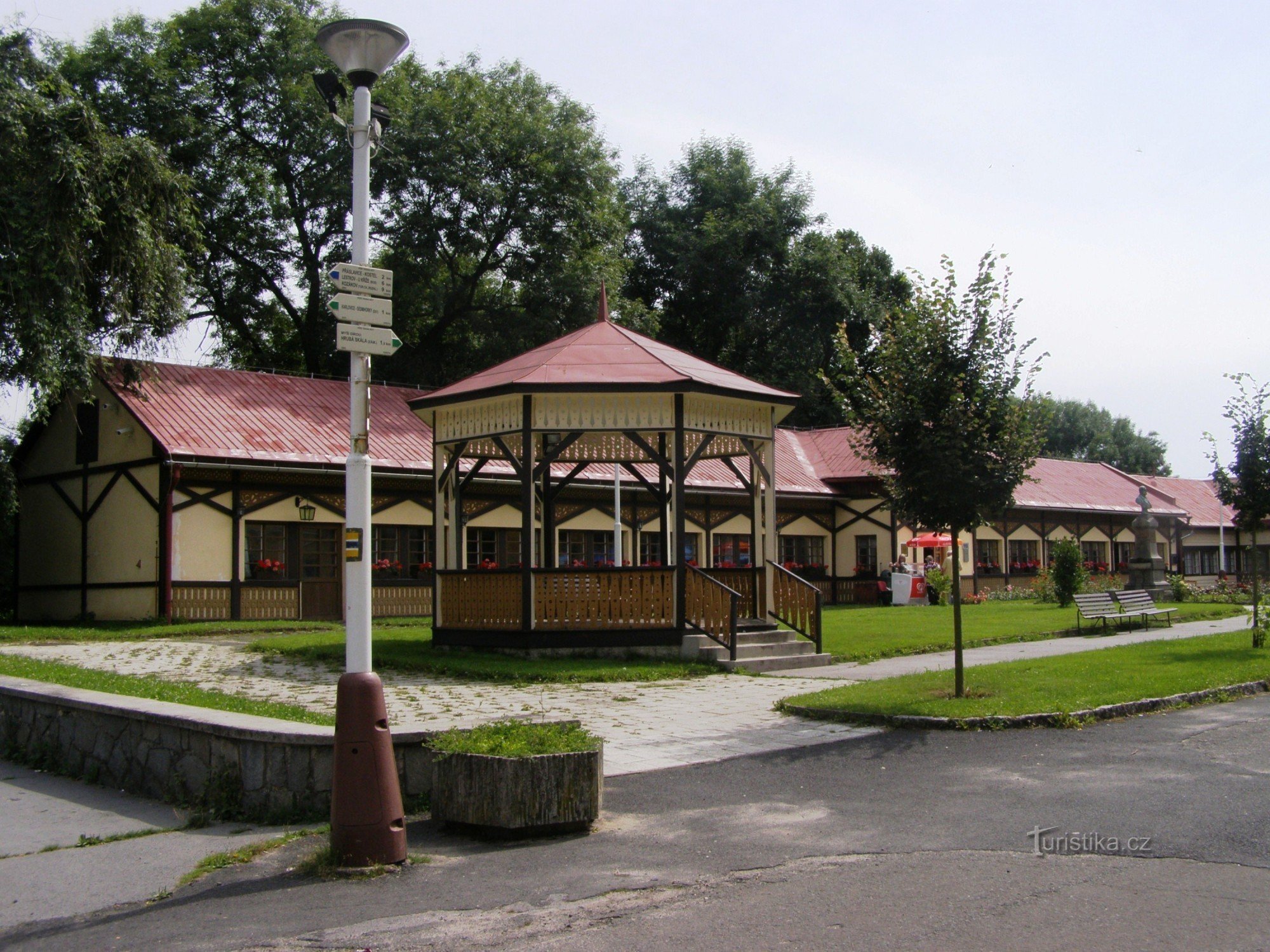 Sedmihorka tourist crossroads