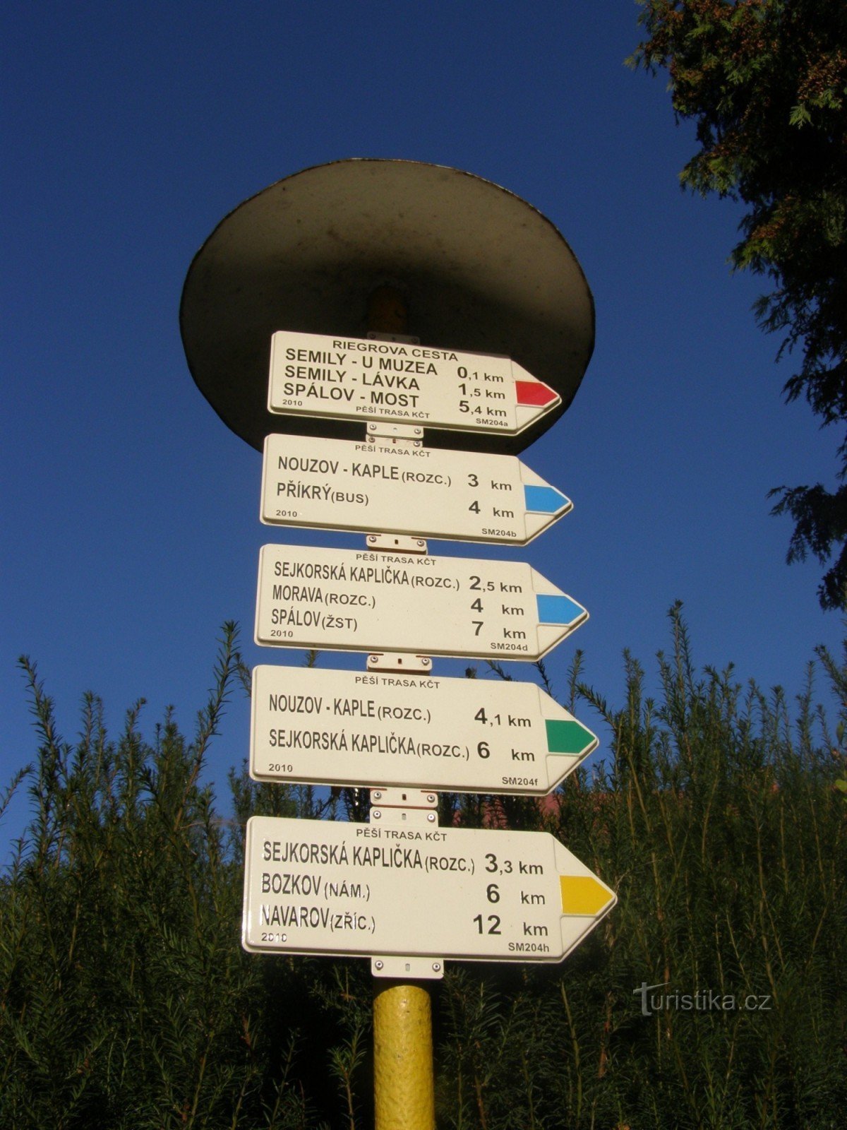 tourist crossroads Semily - Riegrovo náměstí, main signpost