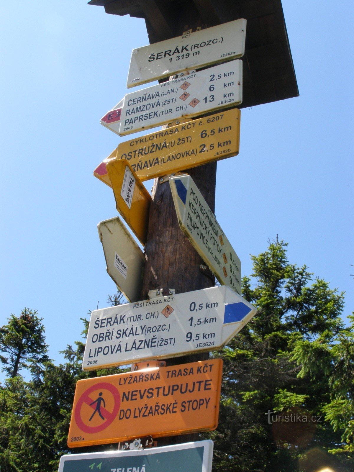 toeristisch kruispunt - Šerák, kruispunt