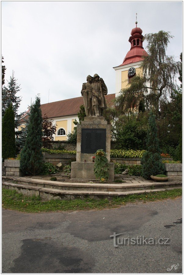 Encruzilhada turística Slatina nad Zdobnicí