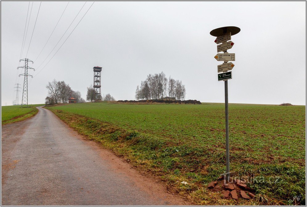 Cruce turístico de Slavíkov - torre de vigilancia
