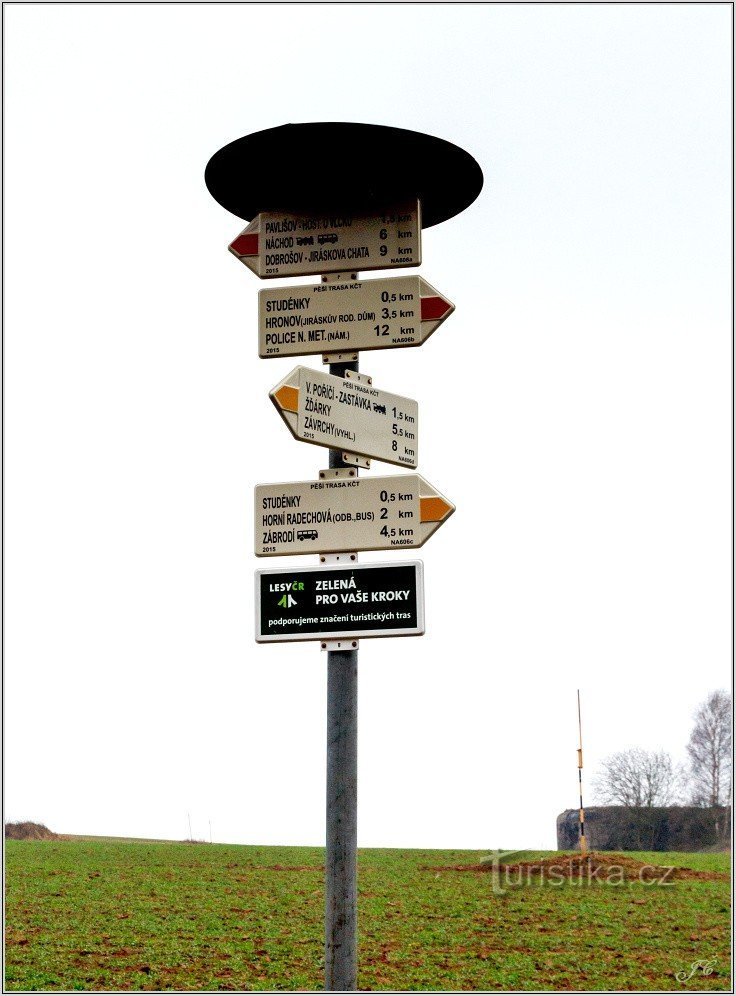 Slavíkov tourist crossroad - lookout tower