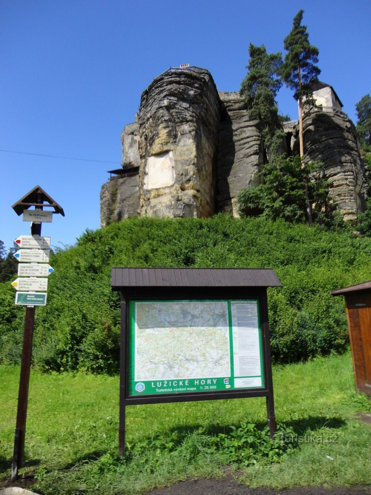 turistické rozcestí Sloup - pod hradem