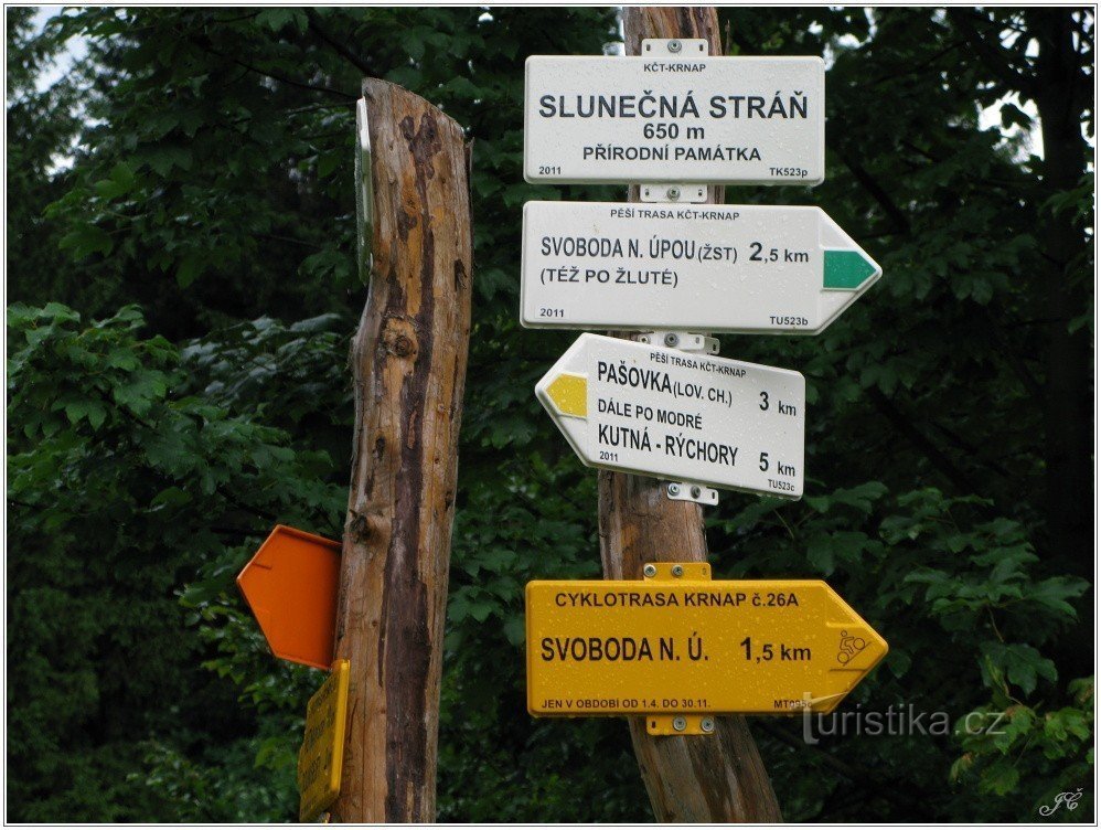 Tourist crossroads Slunečná straňa