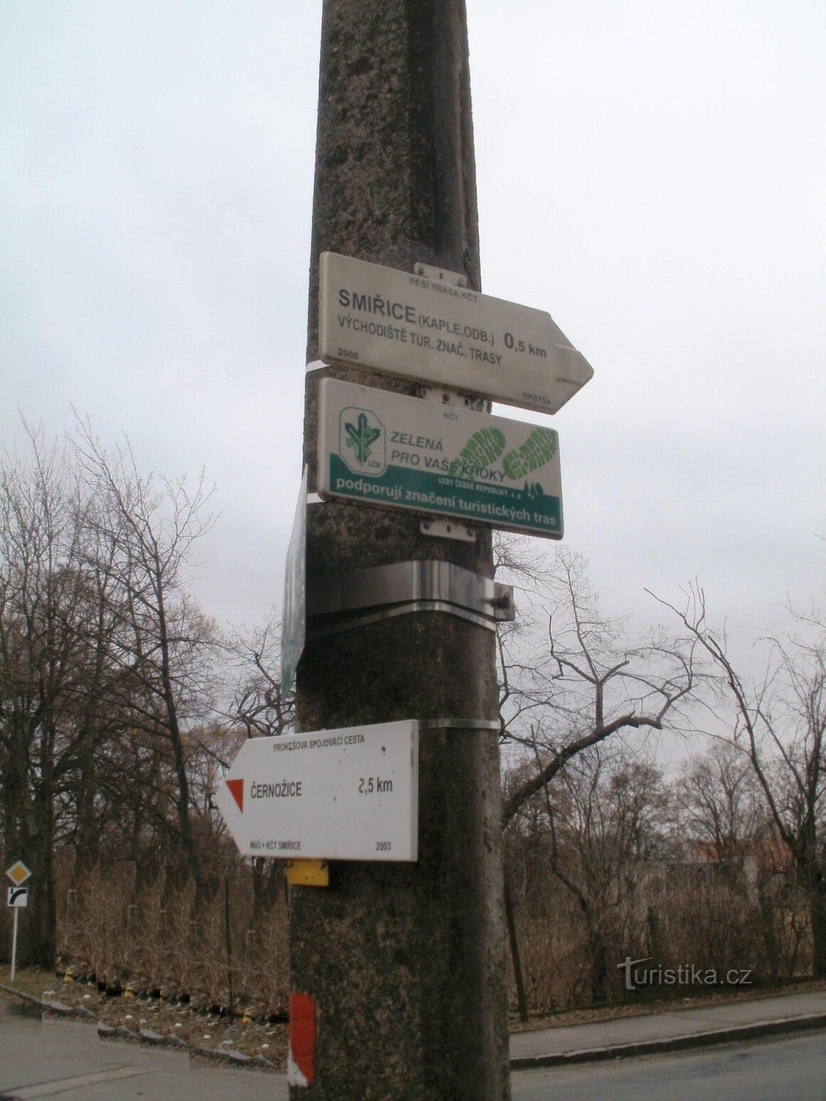 turistkorsning Smiřice - nära parken (nära kapellet)