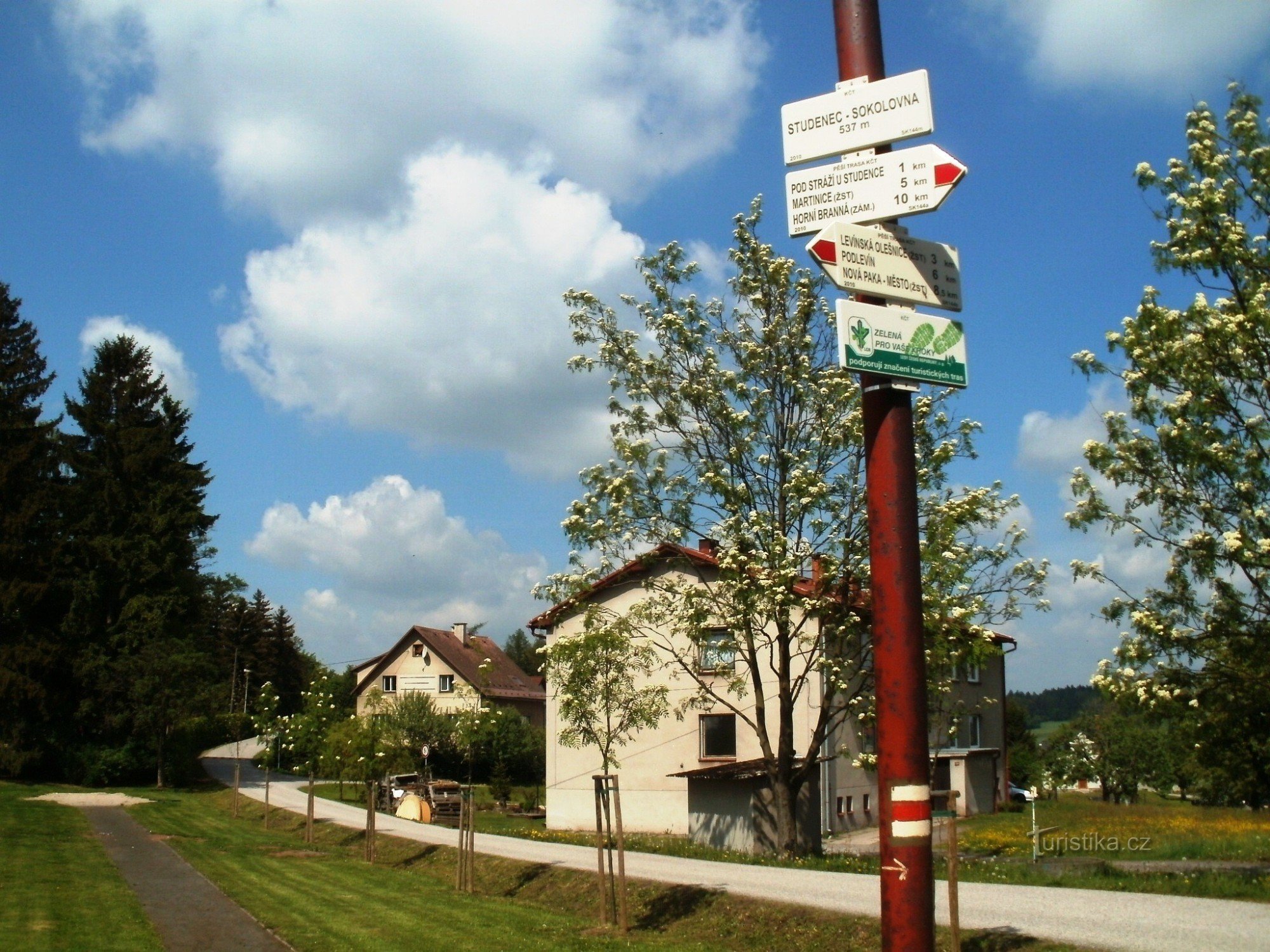 turistické rozcestí Studenec - Sokolovna