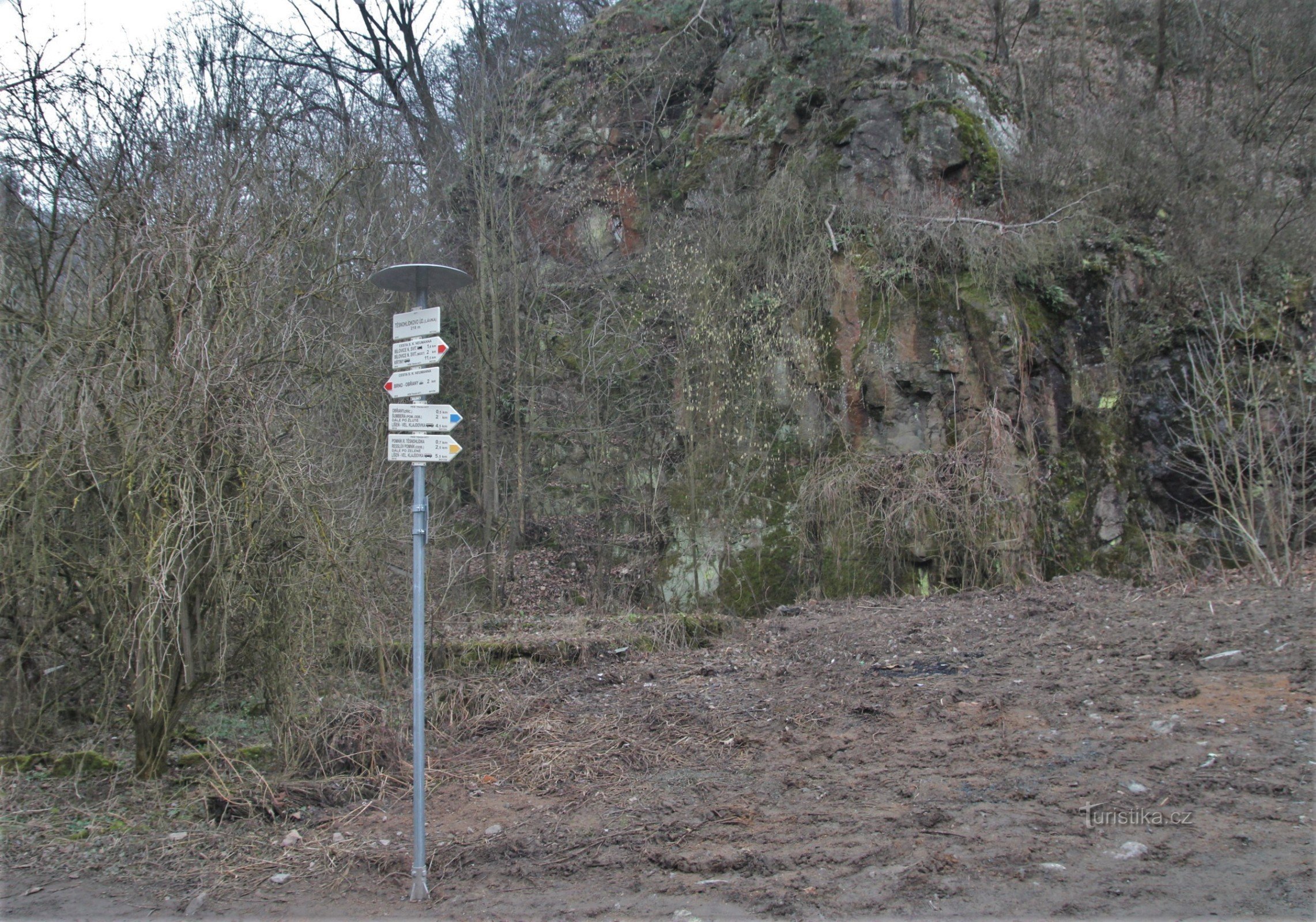 Tourist crossroads Tésnohlídkovo údolí (footbridge) - February 2016