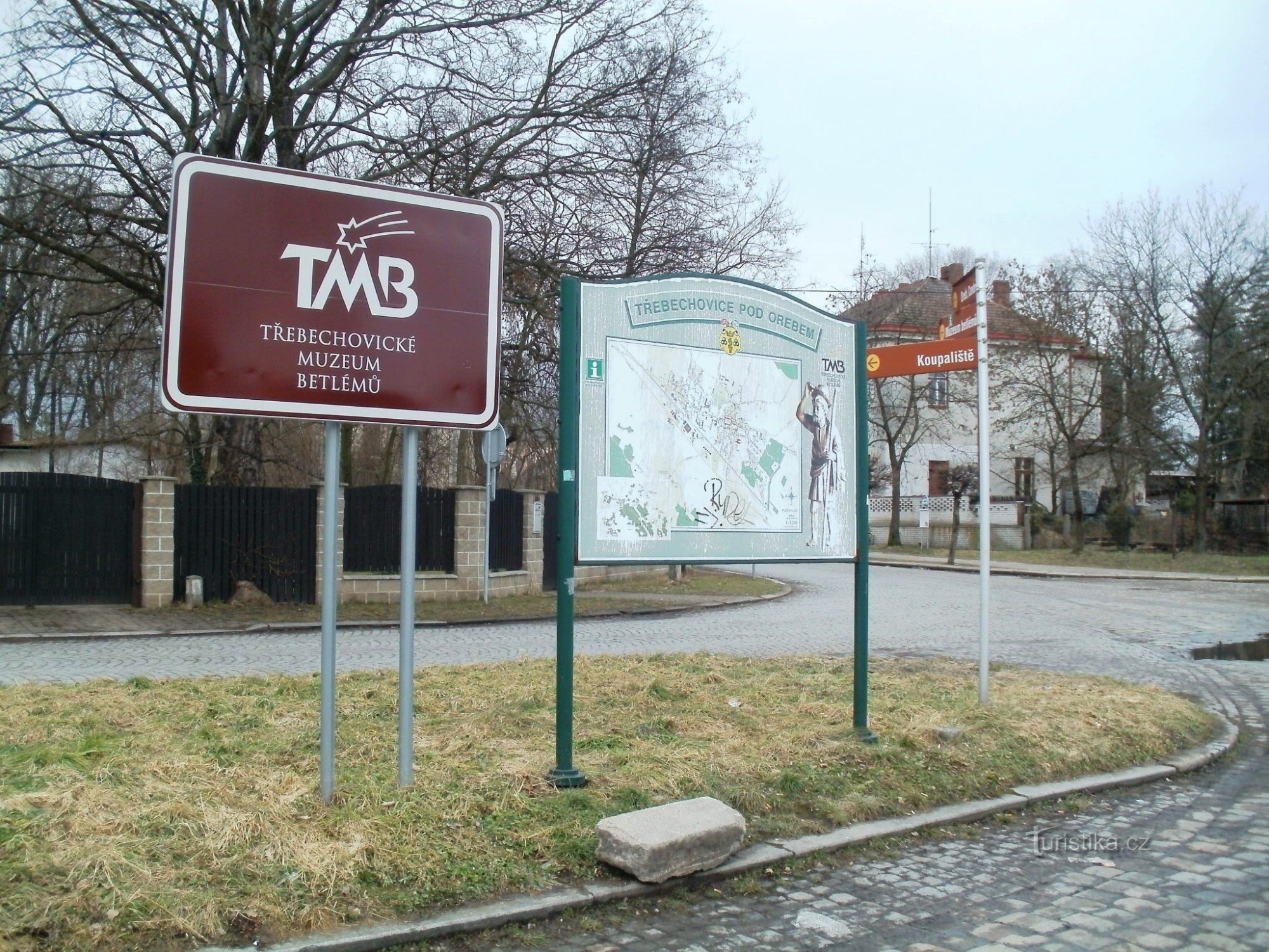 tourist crossroads Třebechovice pod Orebem - railway station