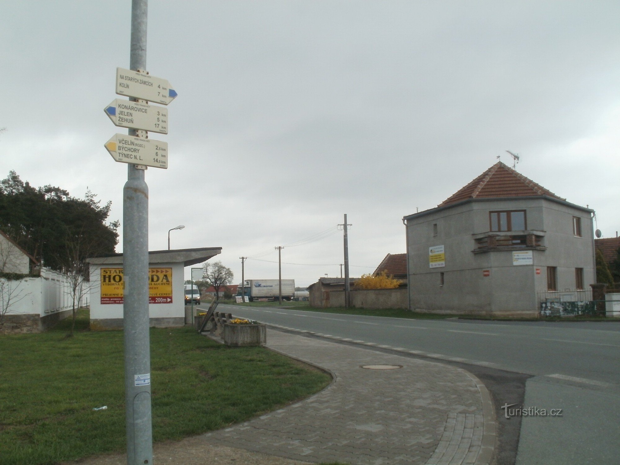 tourist crossroads Tři Dvory