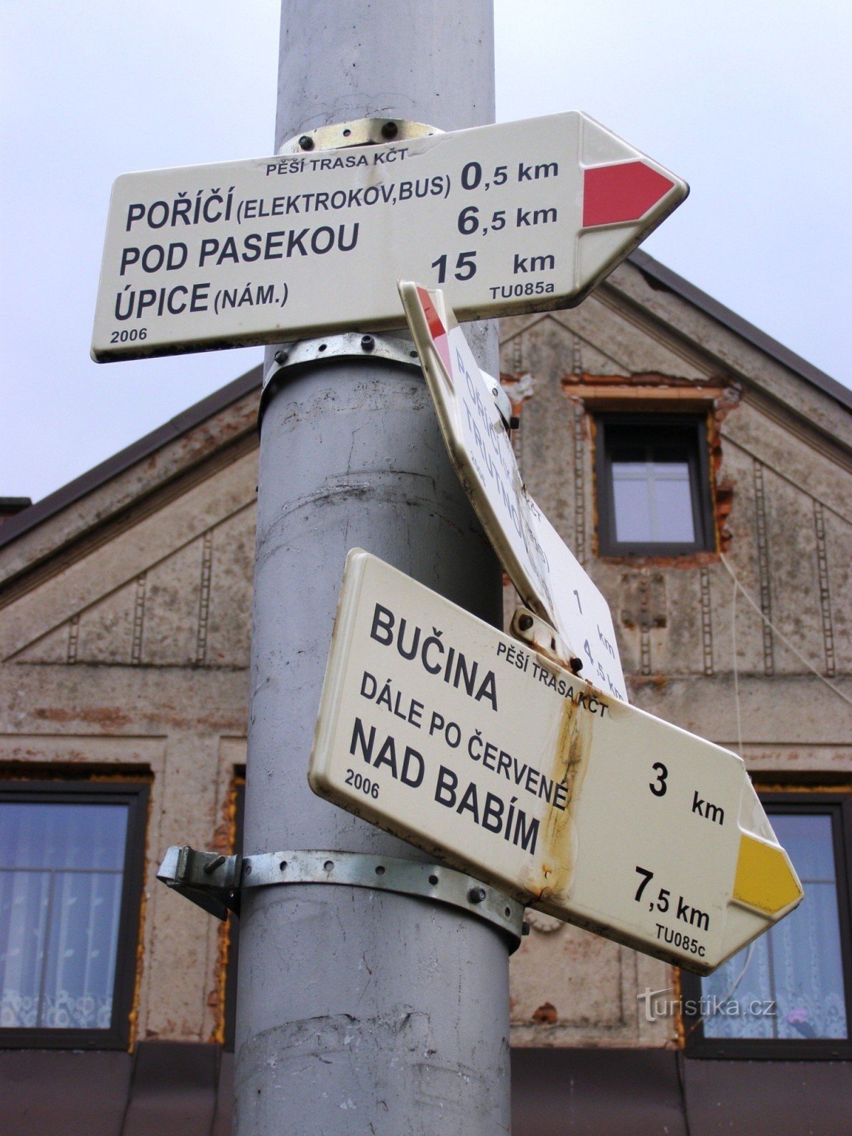 turistkorsvej Trutnov, Poříčí - nær legepladsen