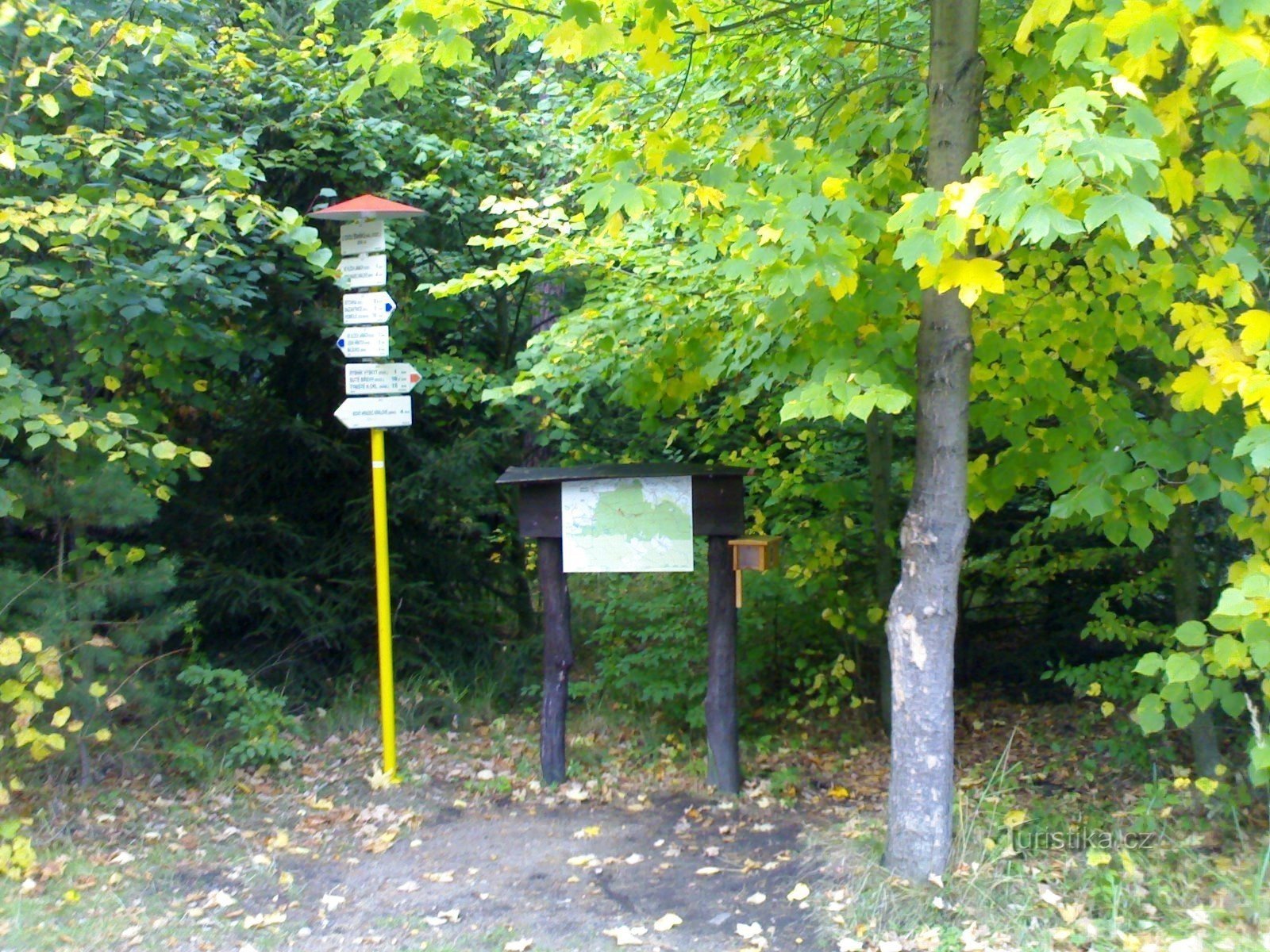 toeristisch kruispunt U Dvou závor - Hradecké lesy