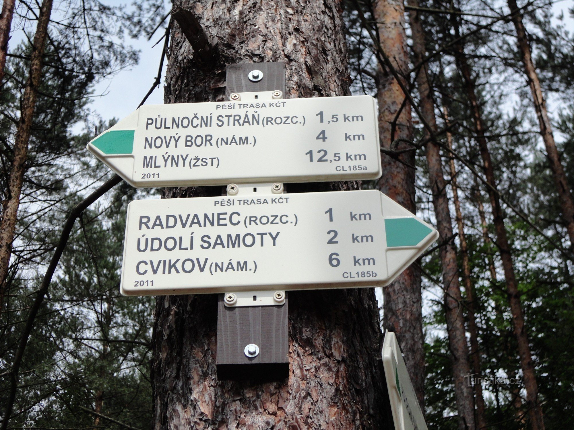 carrefour touristique près des rochers de Havraní