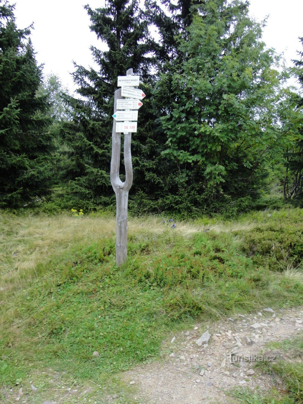 tourist crossroad at Richter's bud