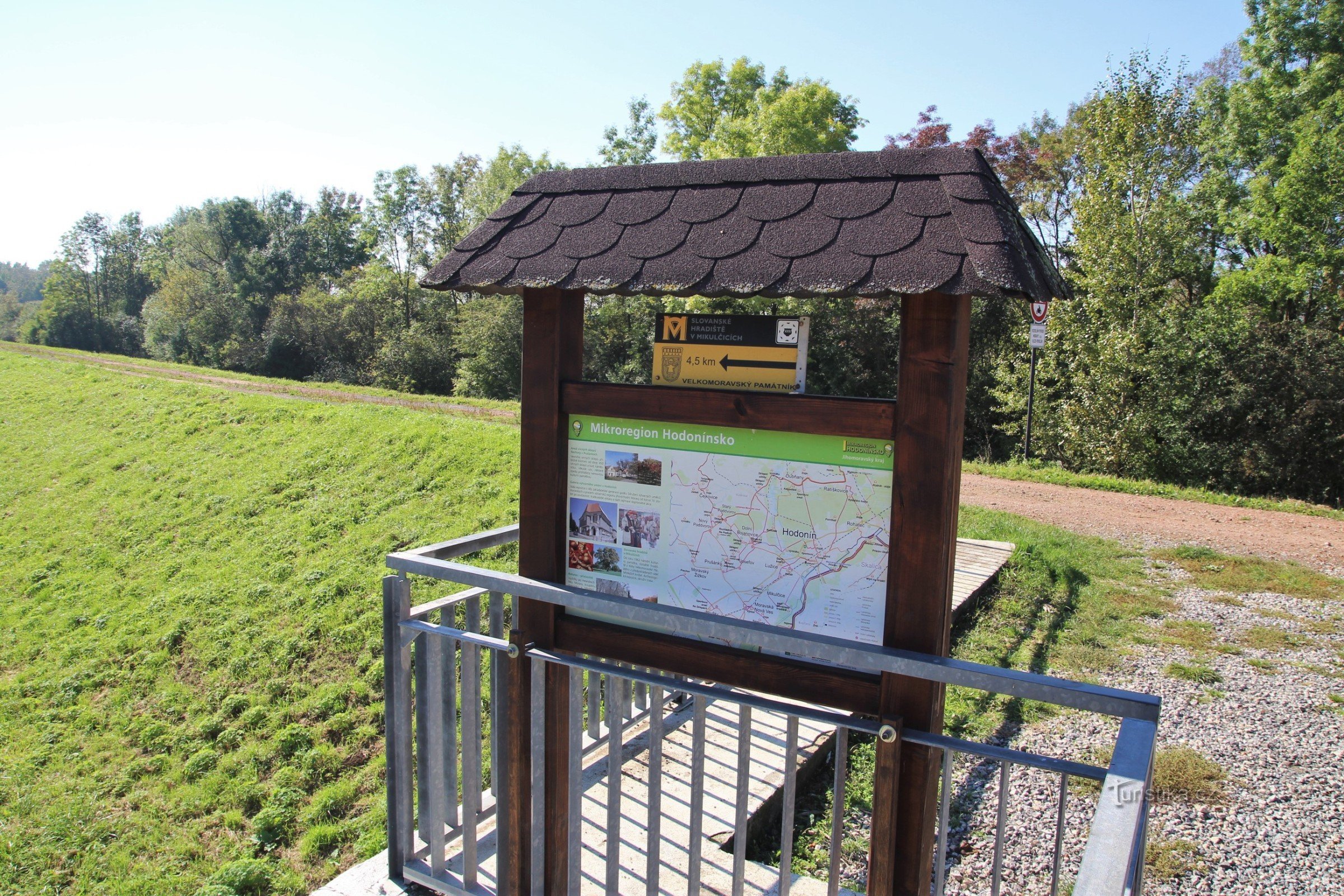 Cruce turístico U Stará Morava - panel informativo