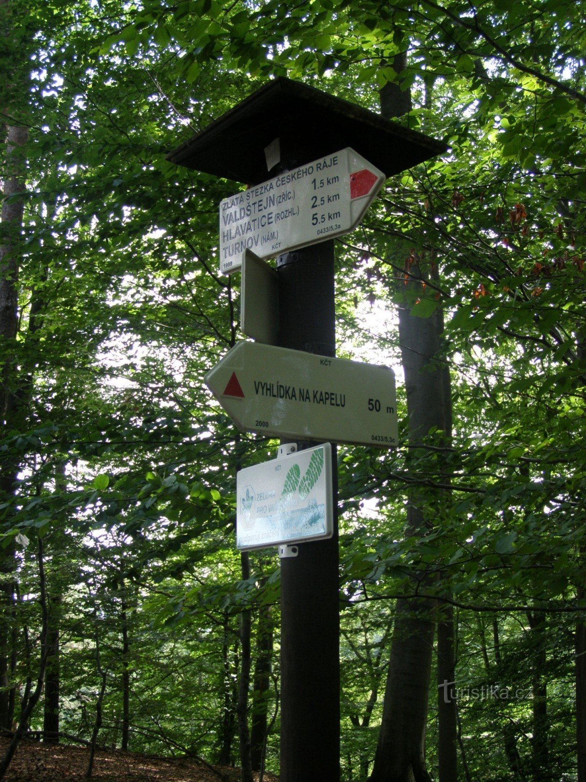 encruzilhada turística em Vyhlídka na Kapela