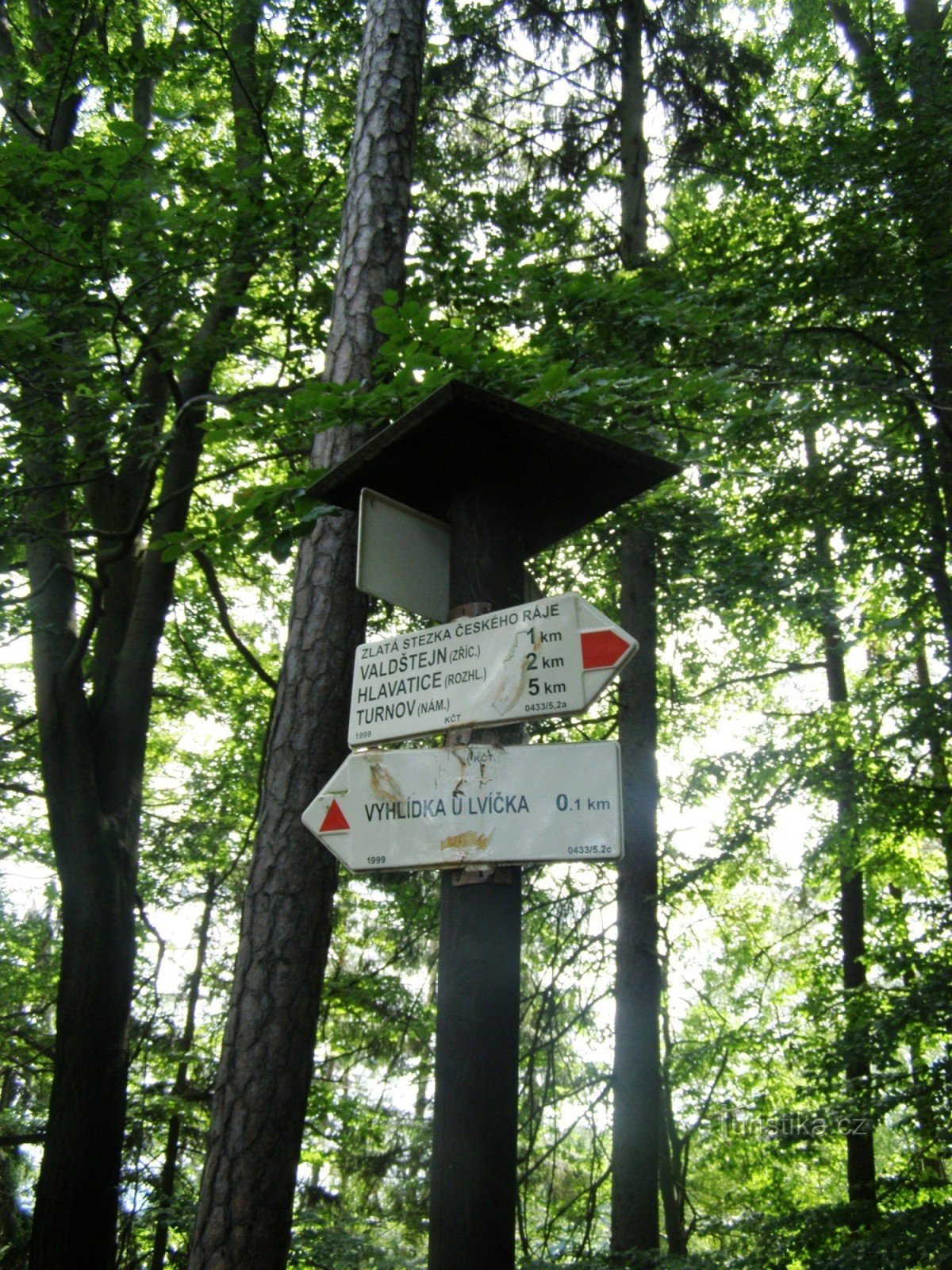 encruzilhada turística perto do Lookout U lvíček