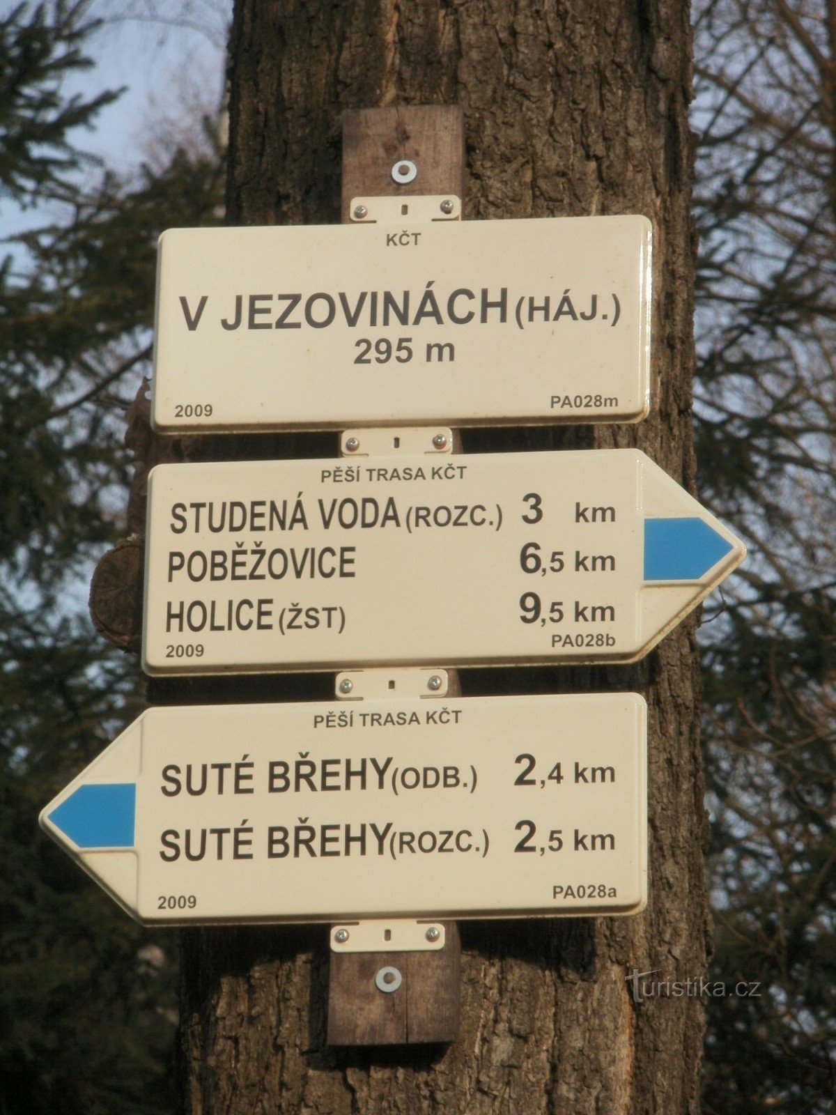 turistické rozcestí V Jezovinách - hájovna
