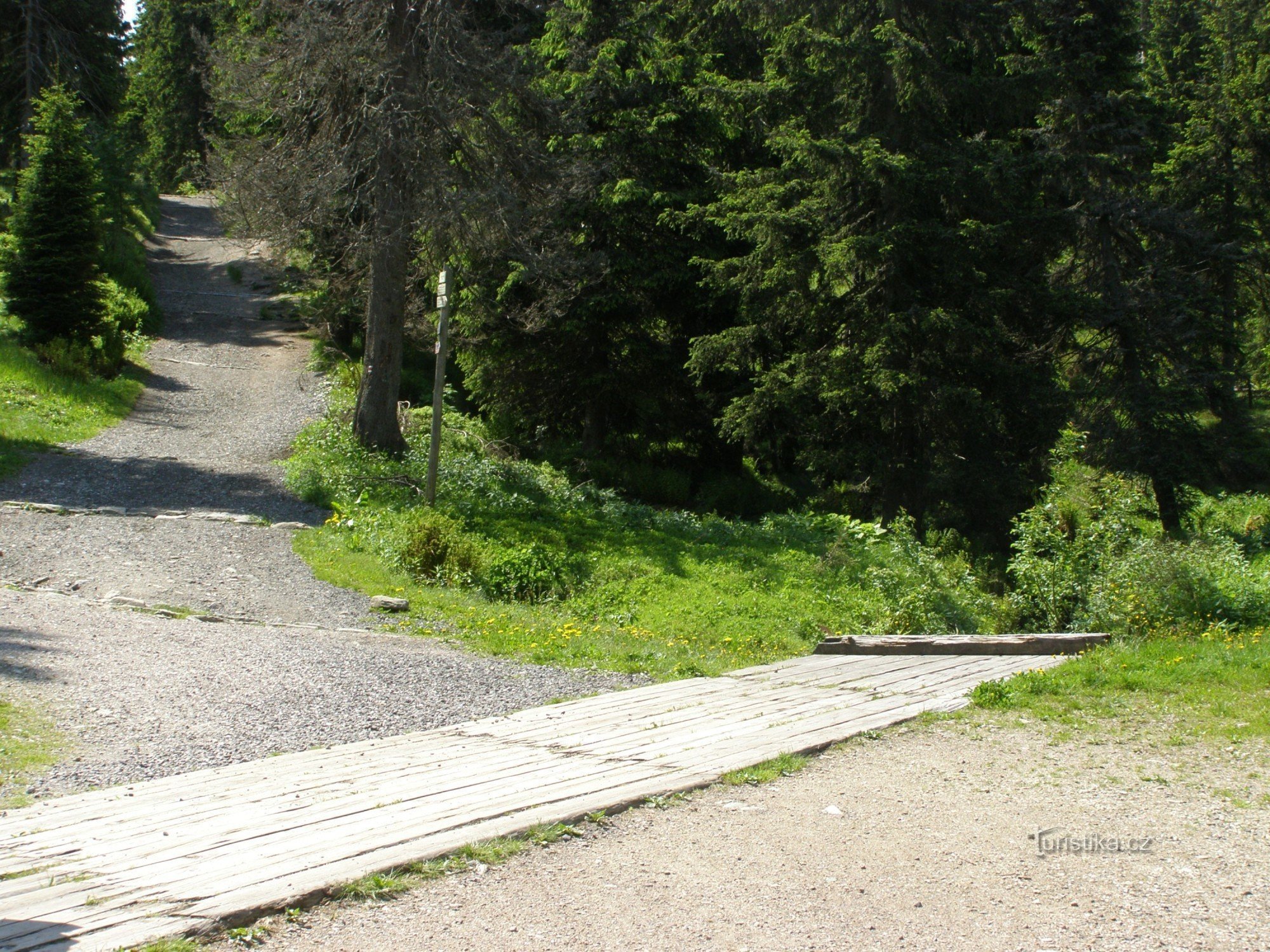 turistkorsning Václavák - Pod Javorím dolem, vid reservoaren