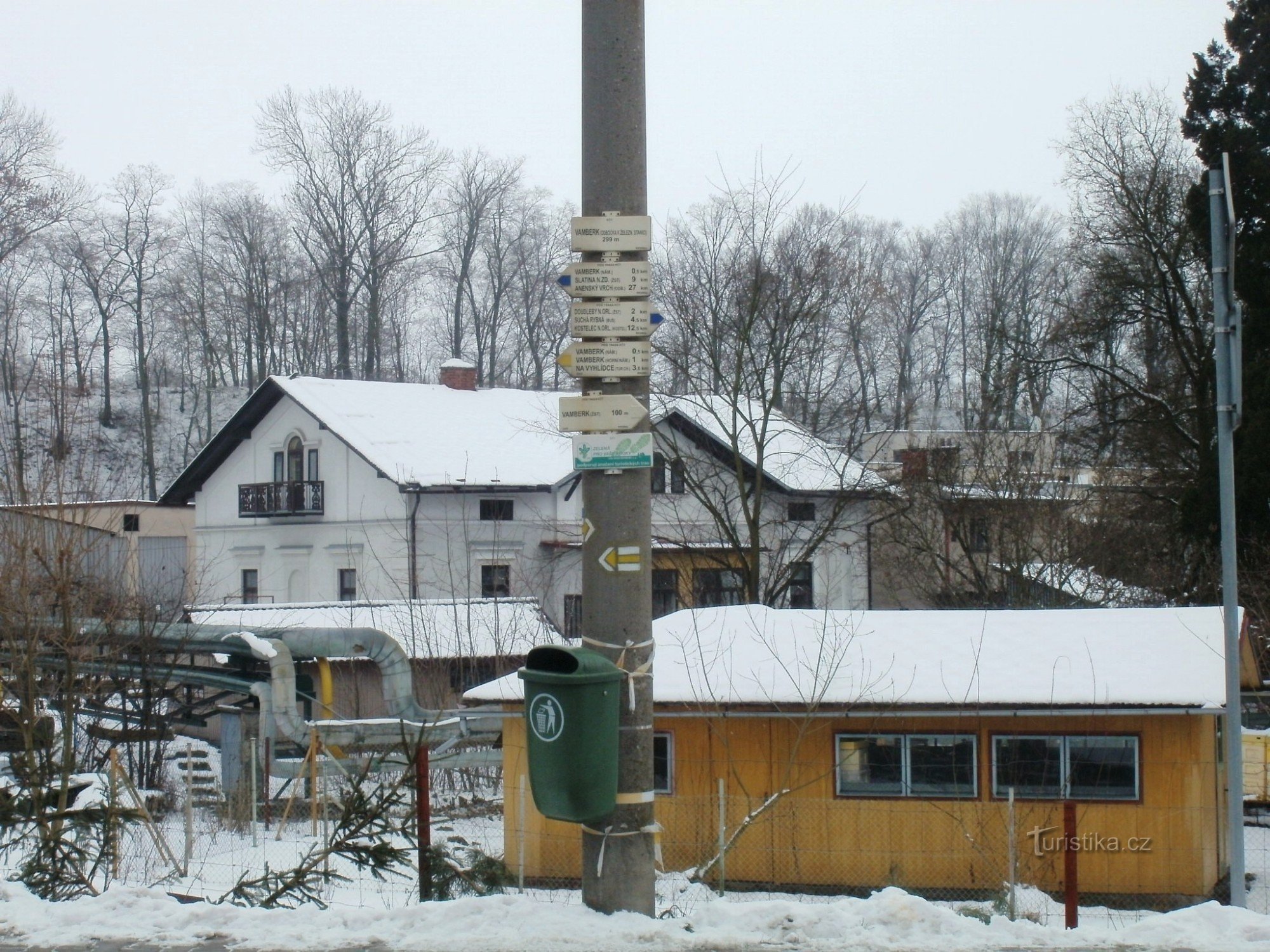 cruce turístico Vamberk - estación de tren