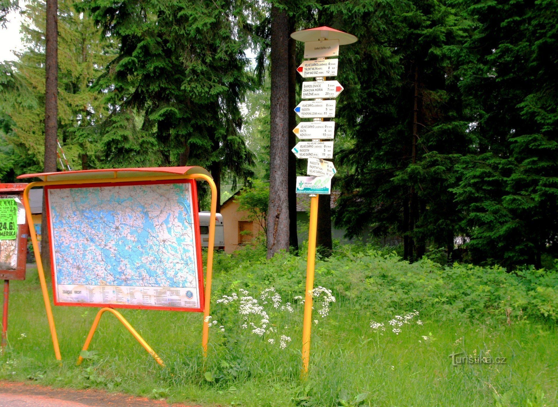 Encruzilhada turística Parque de campismo de Velké Dářko