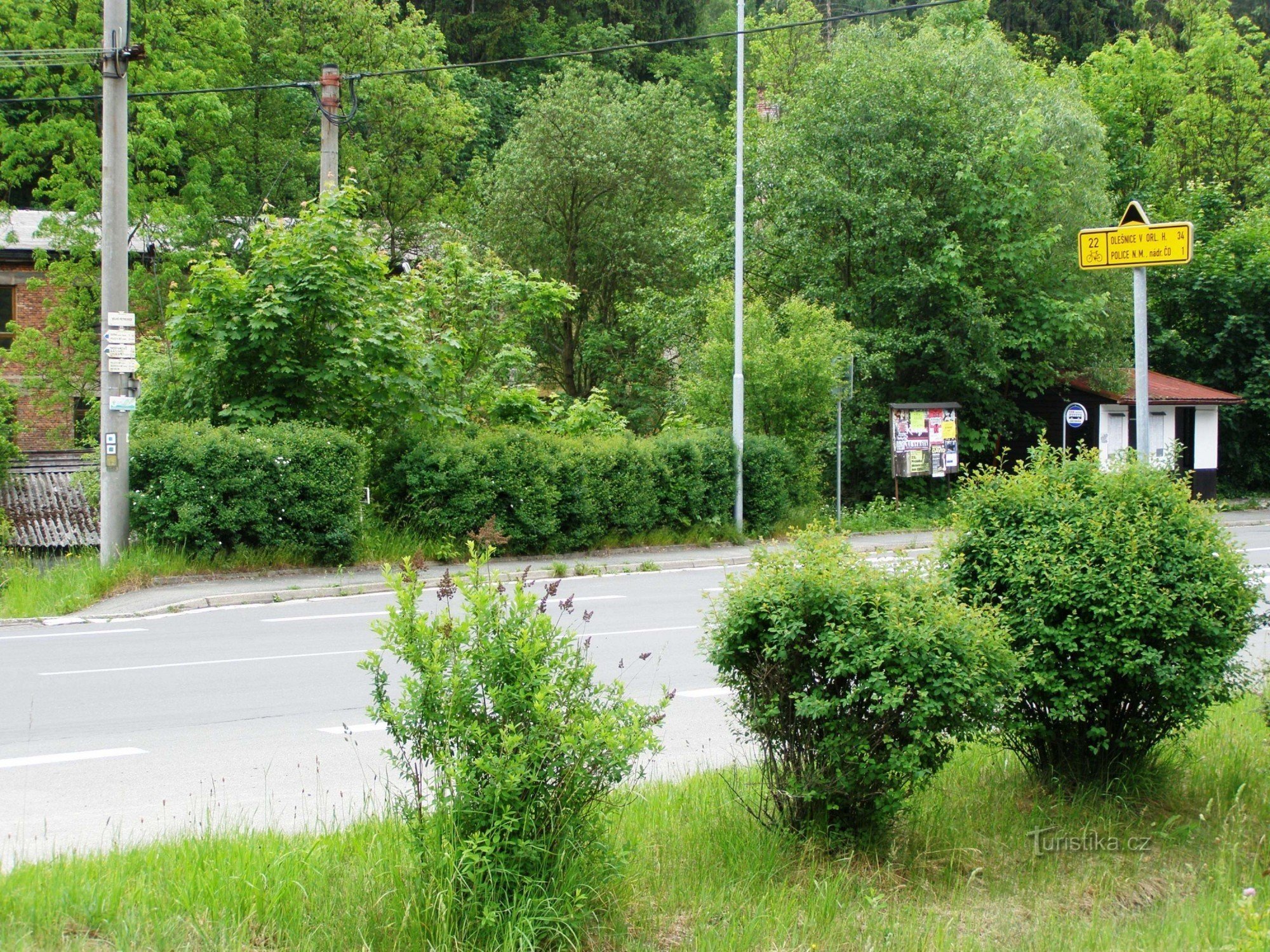 encruzilhada turística de Velké Petrovice - ônibus