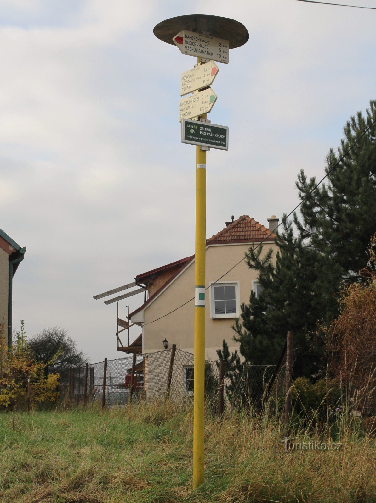 Vilémovice tourist crossroads