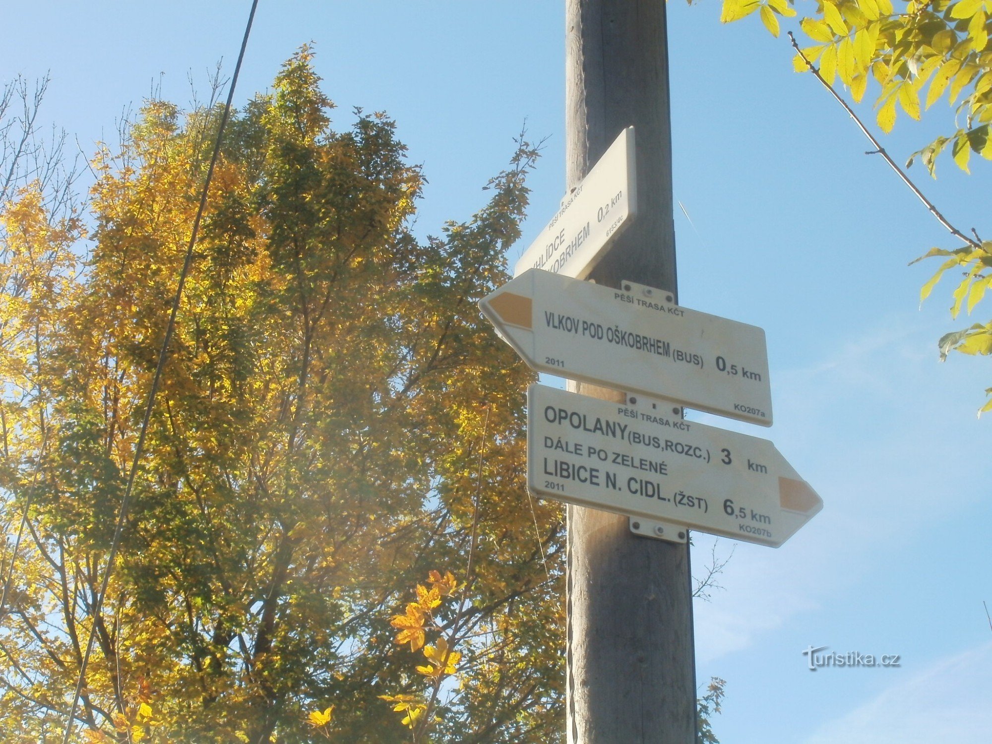 tourist crossroads Vlkov pod Oškobrhem