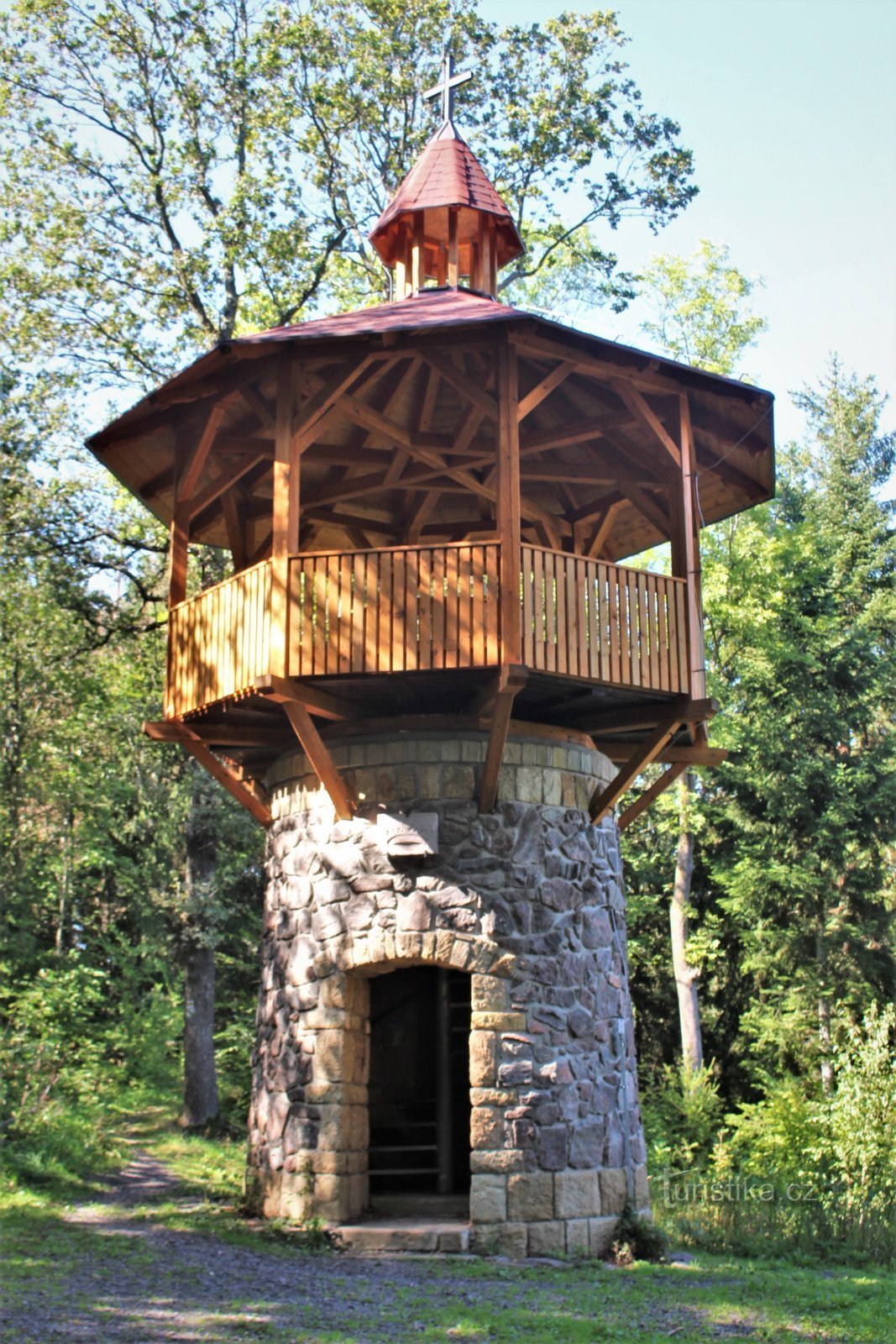 Tourist crossroads Top of the slope - Hláska lookout tower