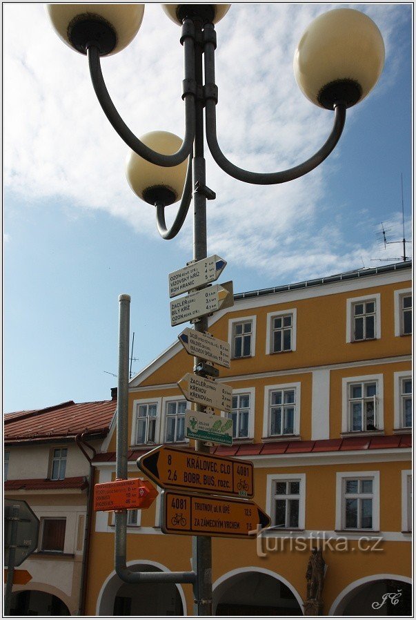 Turističko raskrižje Žacléř, Rýhorské náměstí