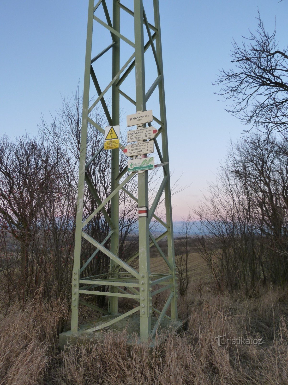 tourist crossroads Zemanky (crossroads)