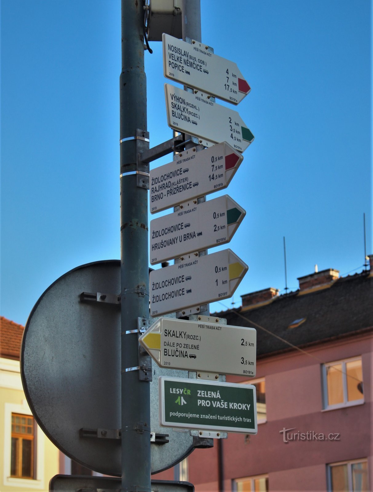 Tourist crossroads Židlochovice-town hall