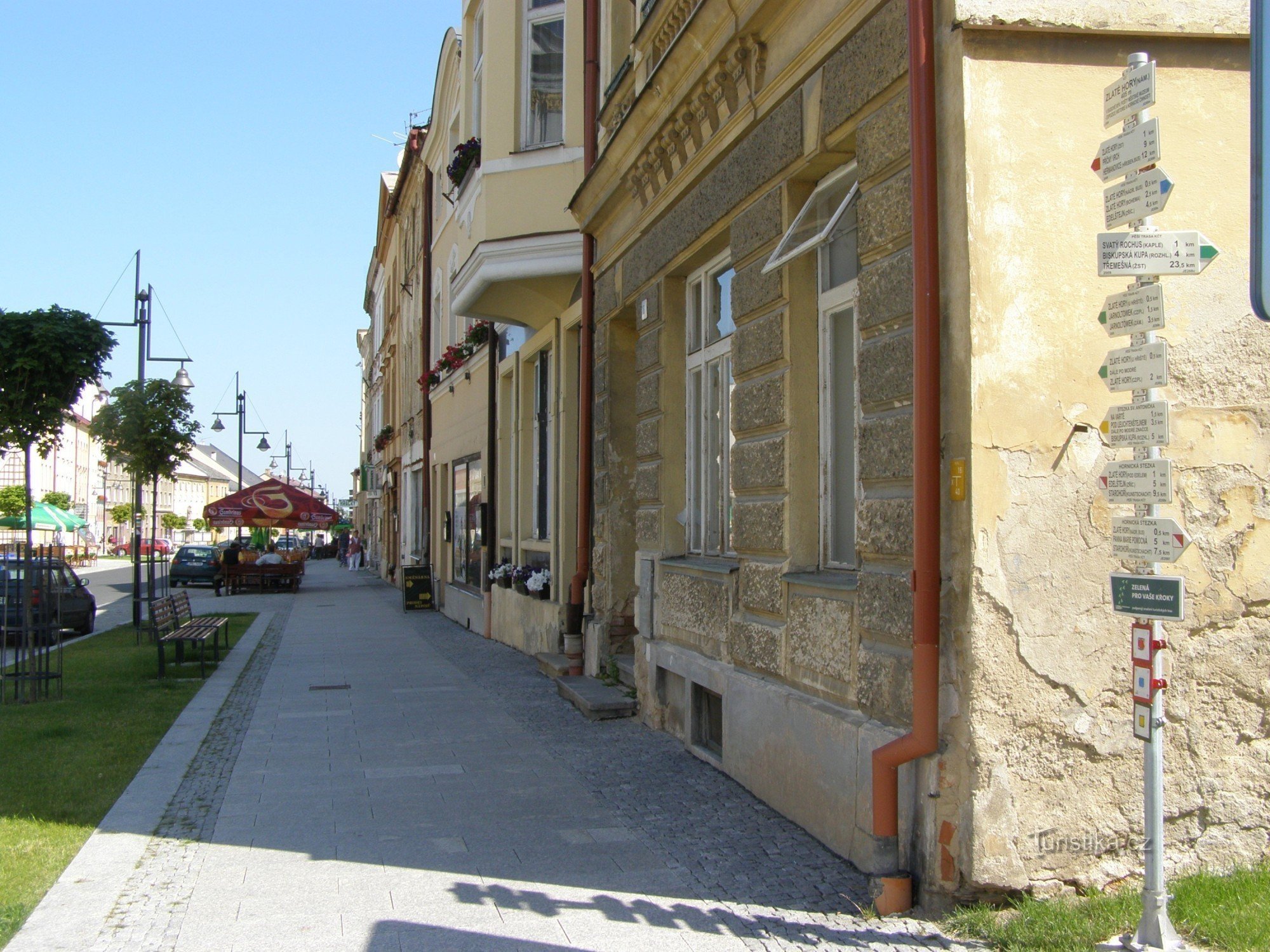 tourist crossroads Zlaté Hory - square