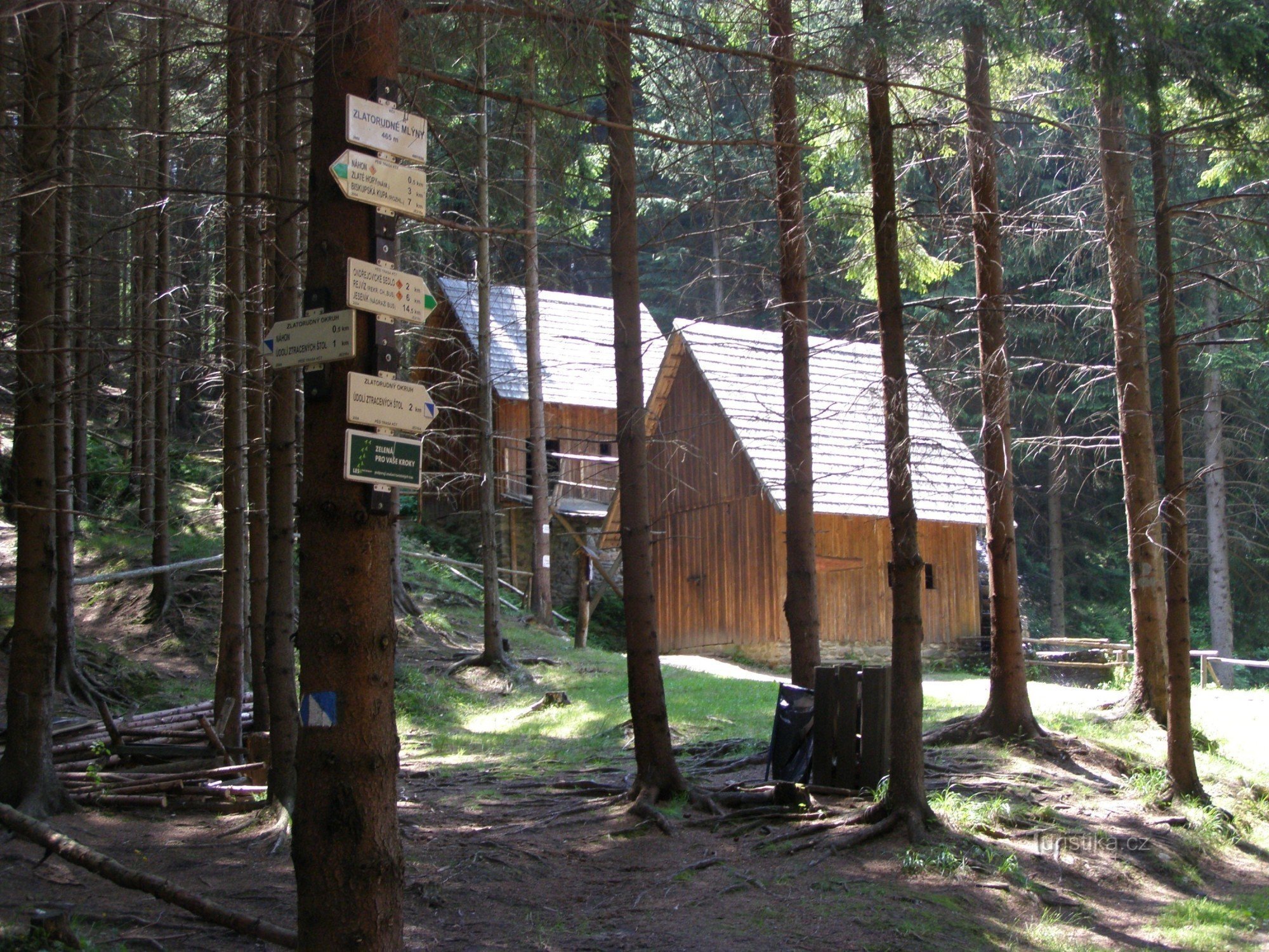 turistické rozcestí Zlatorudné mlýny