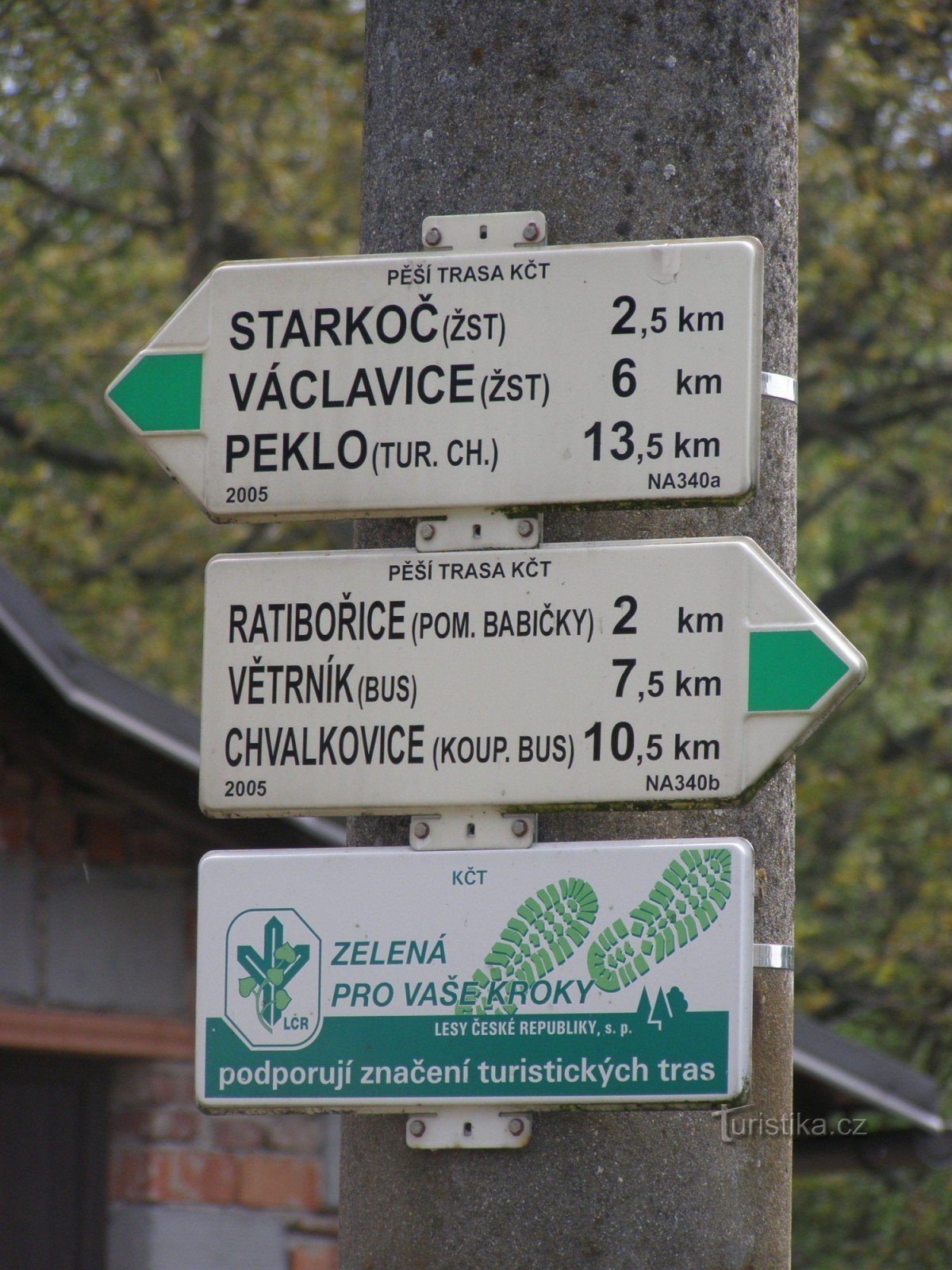 tourist crossroads Zlíč