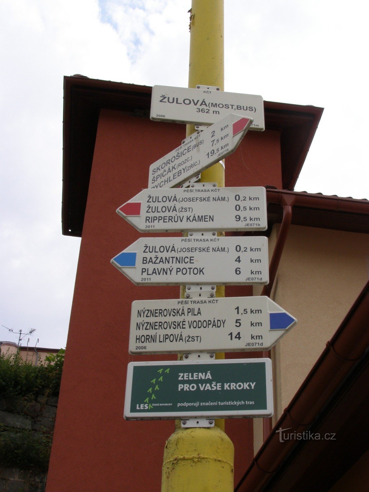 τουριστικό σταυροδρόμι Žulová - γέφυρα, λεωφορείο