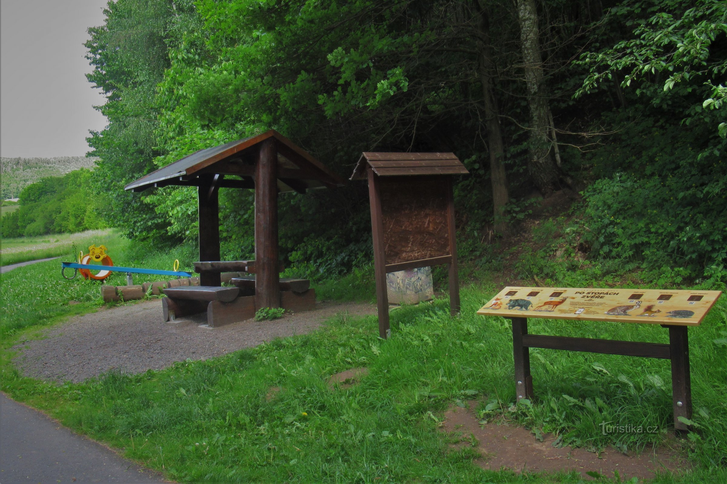 Albergue turístico al inicio del sendero educativo