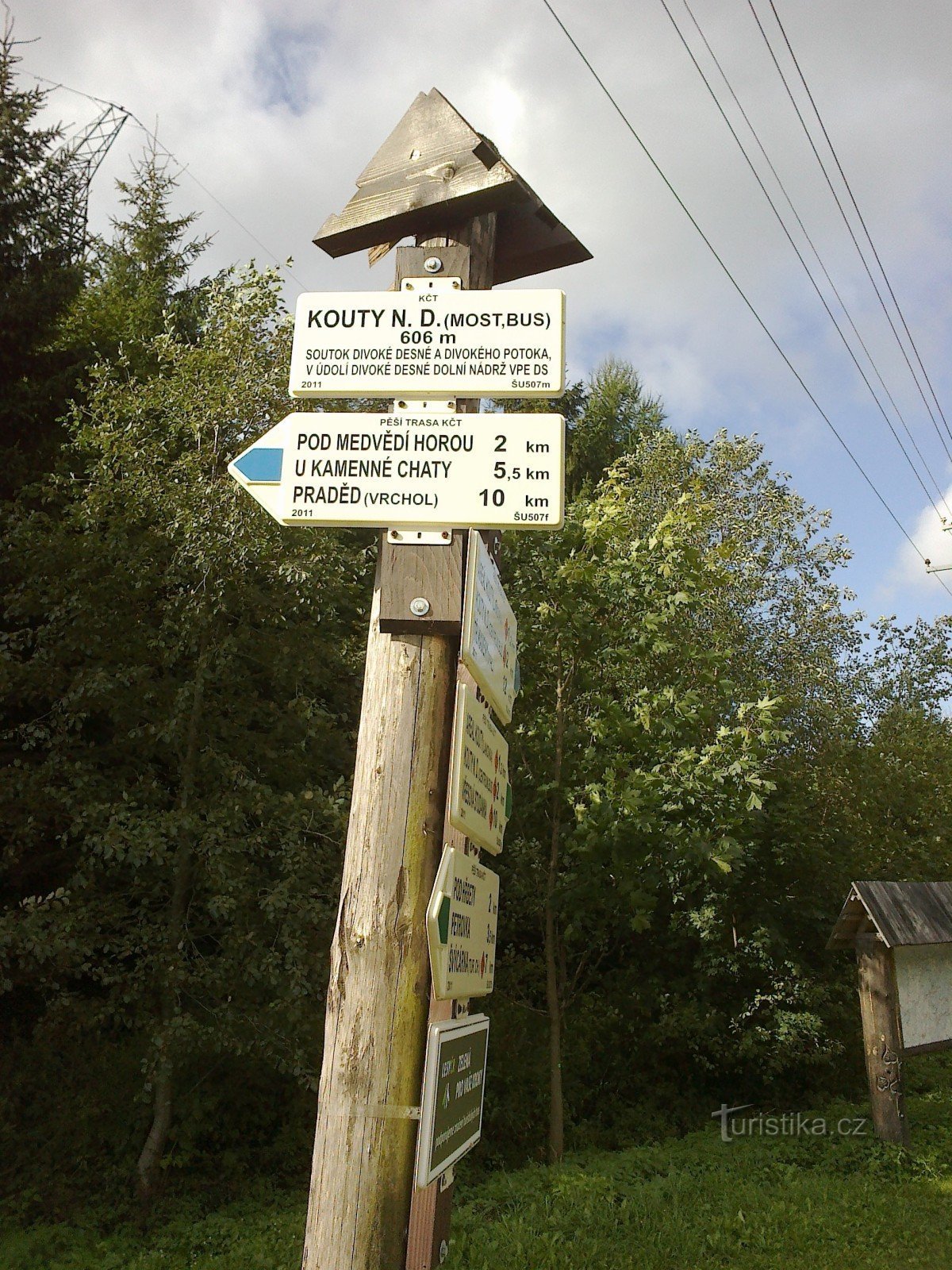 Tourist signpost Kouty nad Desnou, bridge