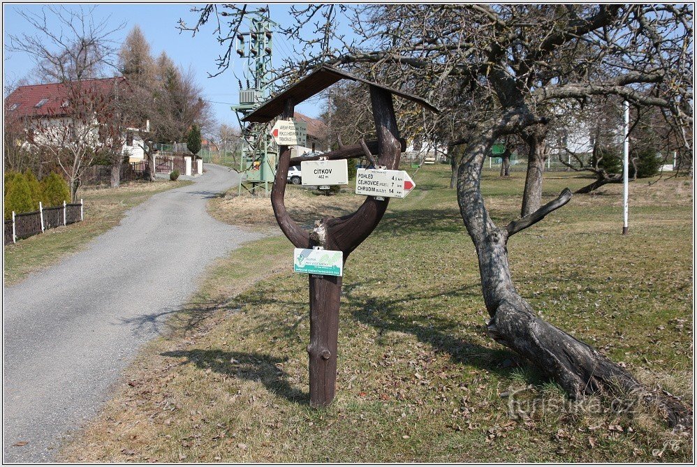 Panneau touristique à Cítkov