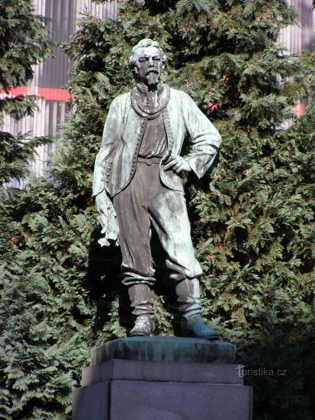 Turnov - μνημείο του Dr. Μίροσλαβ Τίρς