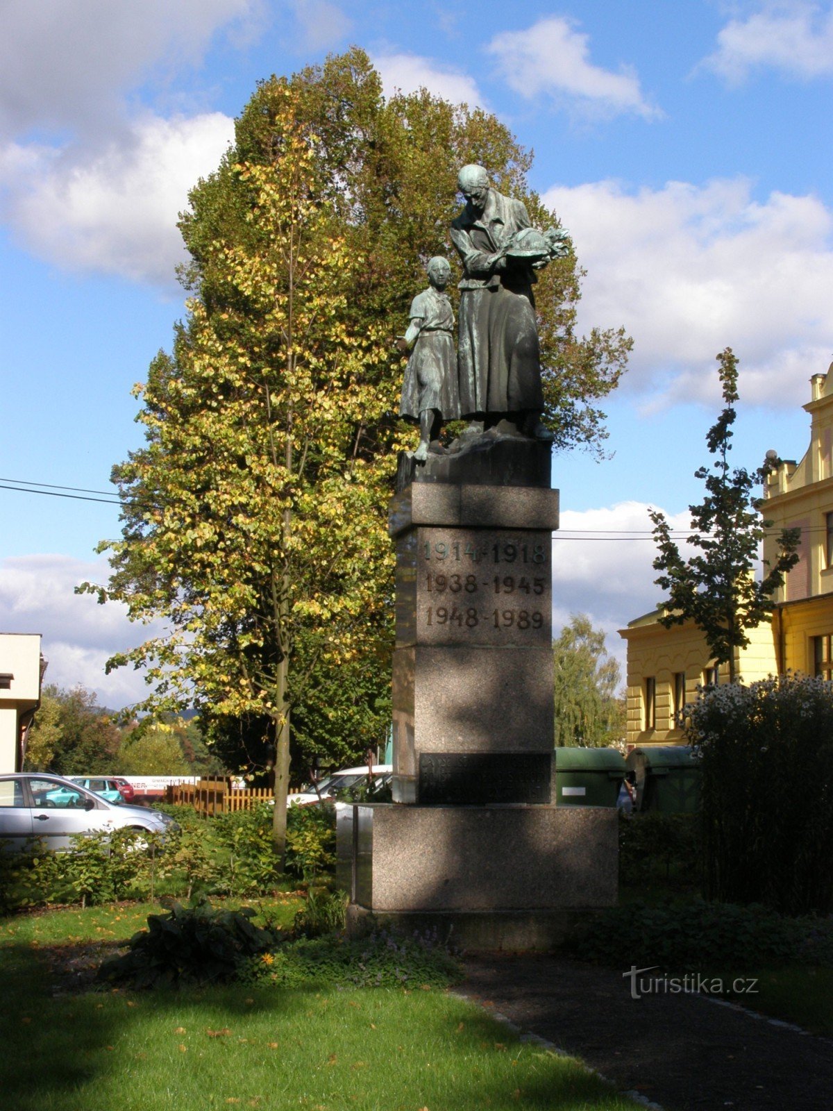 Turnov - monumento a las víctimas de las guerras
