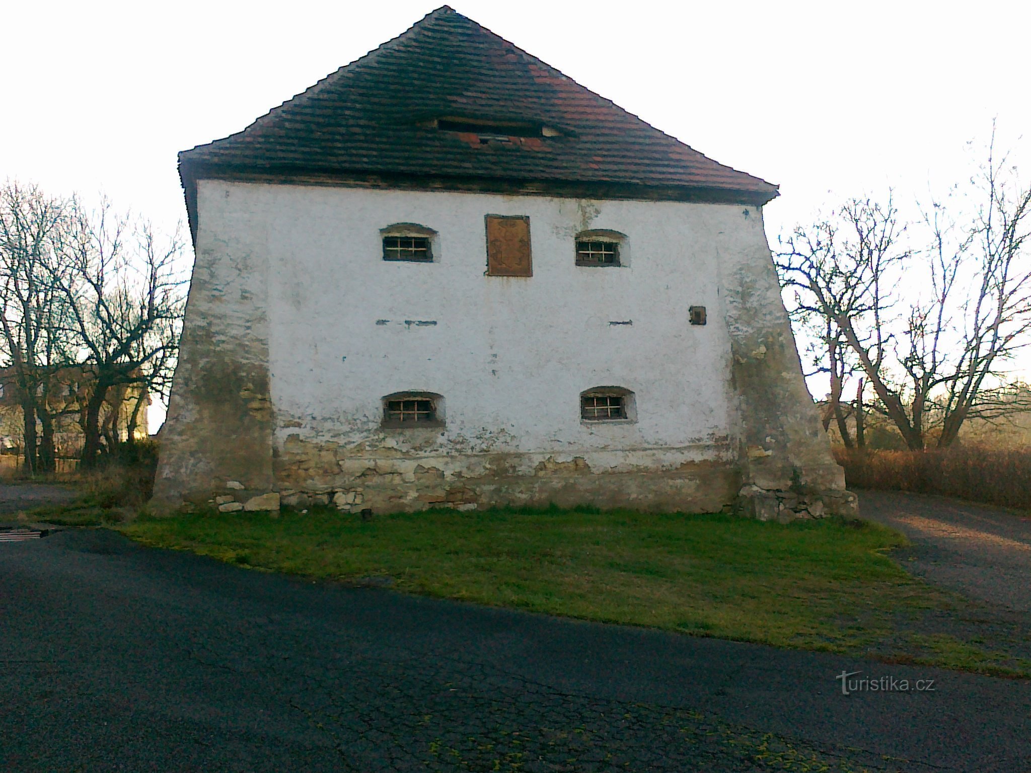 Tvrz Lišnice.