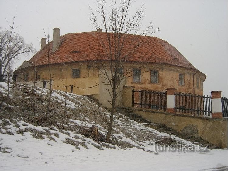 Fortezza nel villaggio di Nepomyšl: la fortezza gotica originaria era un'unità di pianta separata