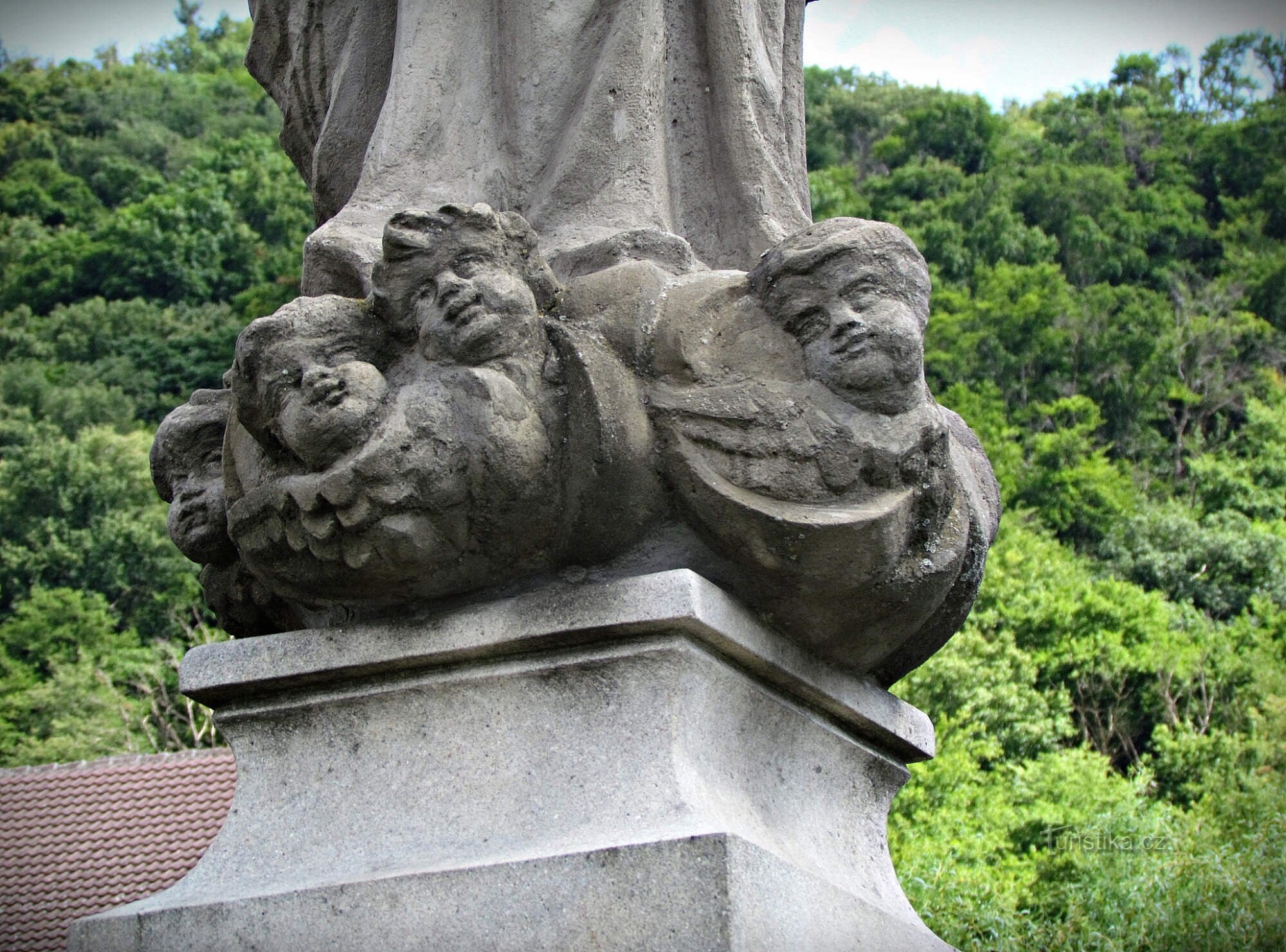 Týn nad Bečvou - statue af Johannes af Nepomuk