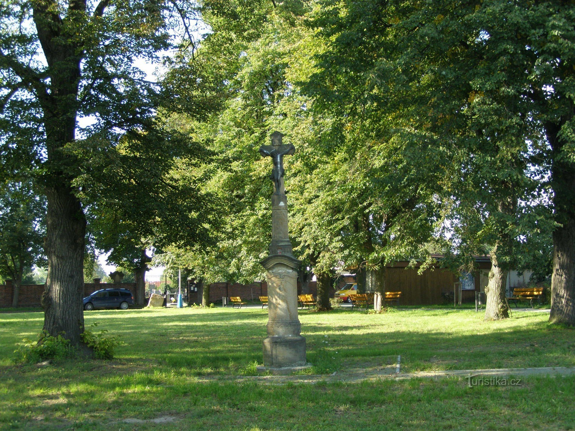 Týniště nad Orlicí - keresztre feszített emlékmű