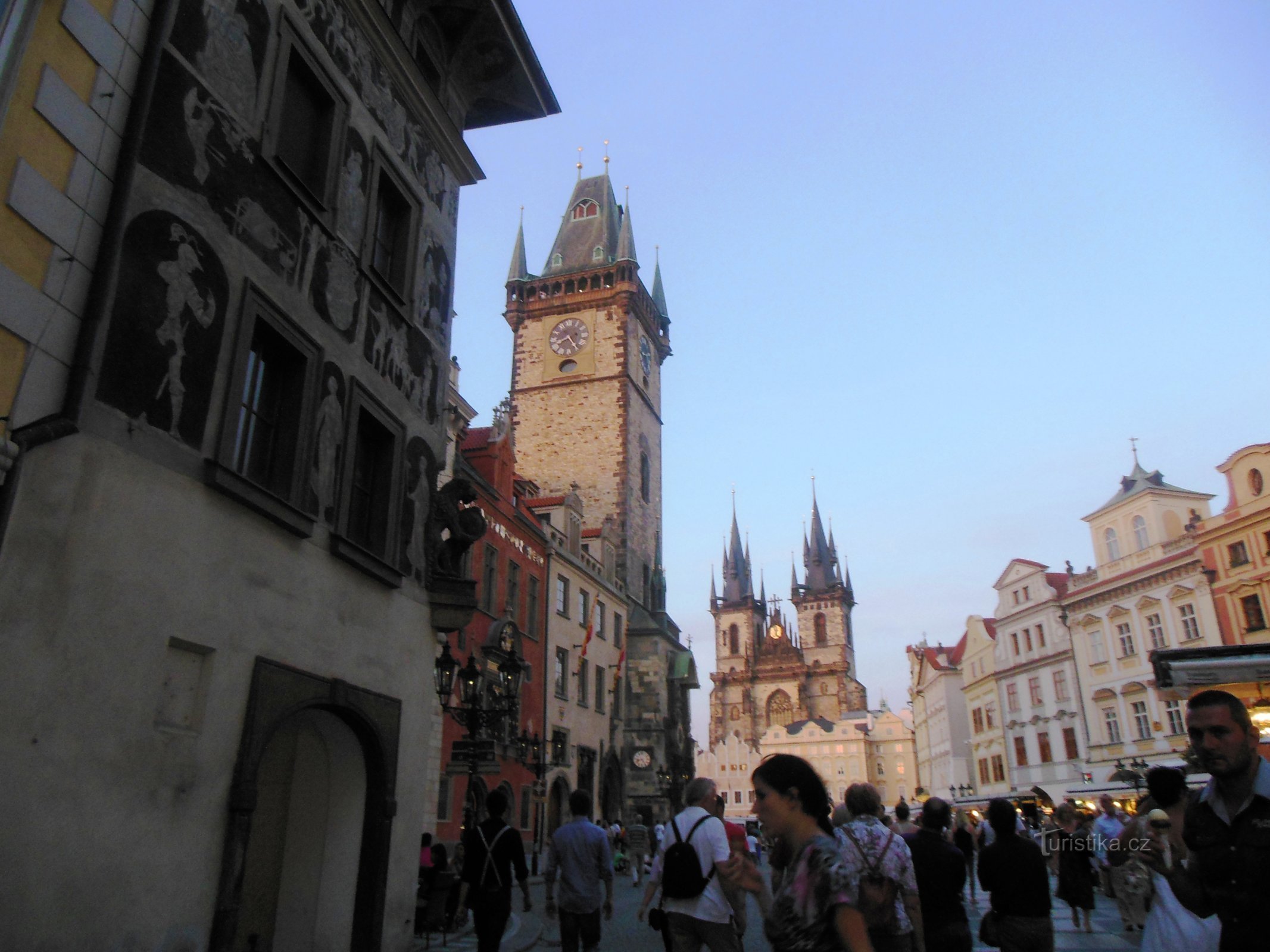 Église de Týn en début de soirée 2012