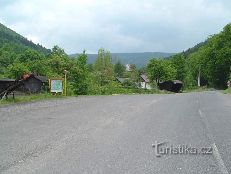 Tyra - ferăstrău